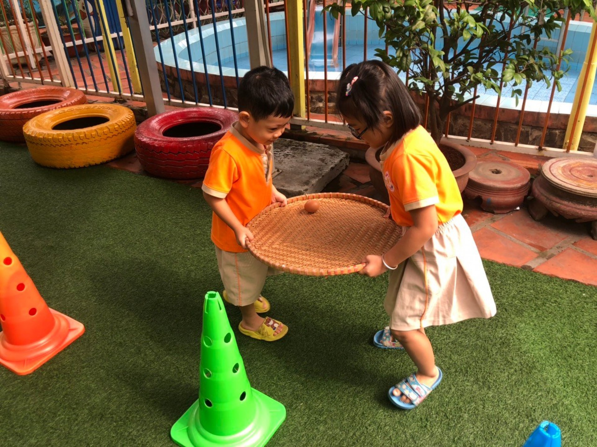 LỚP CHỒI BÉ TÌM HIỂU TRỨNG CÓ Ở ĐÂU?