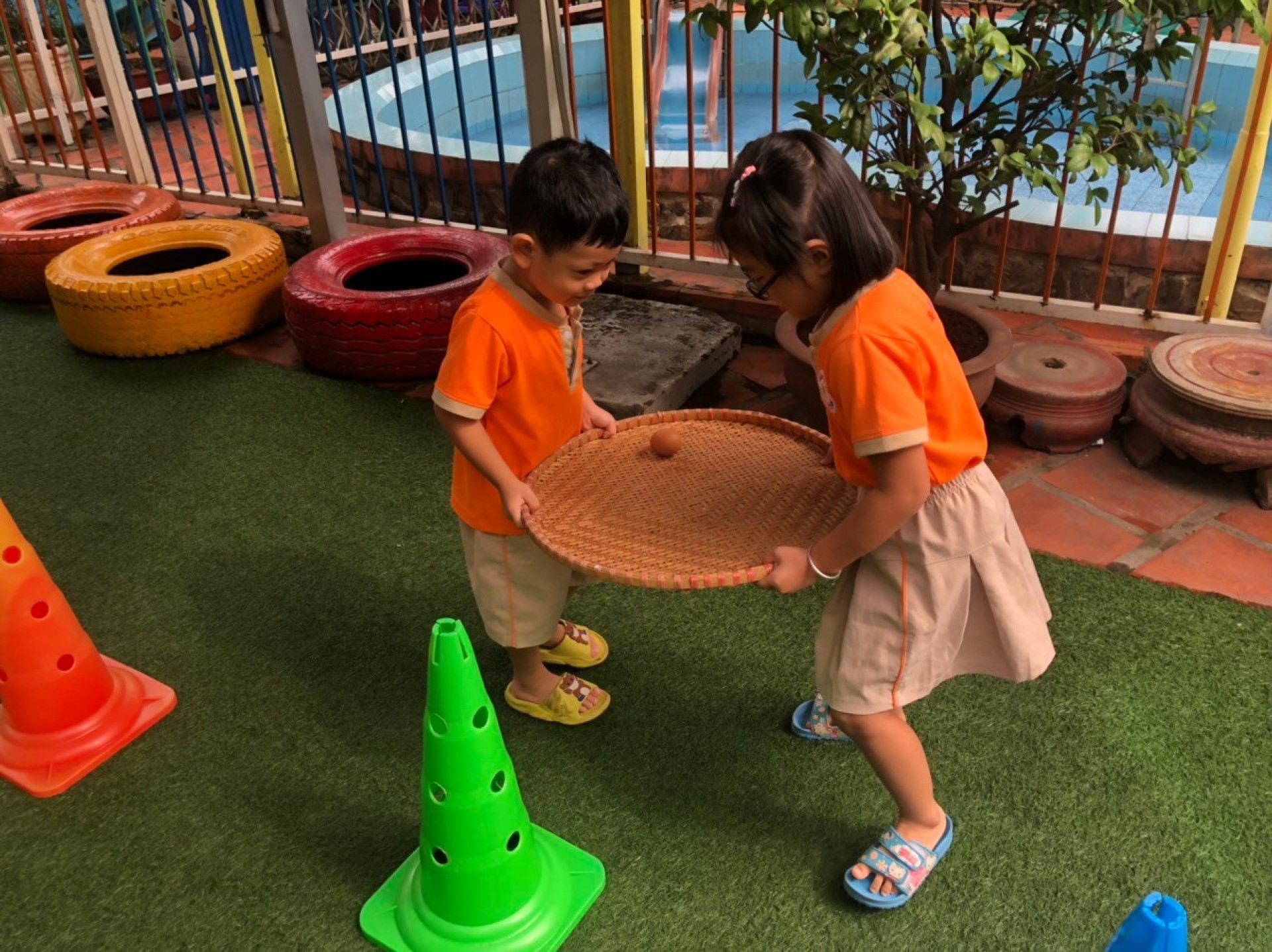 LỚP CHỒI BÉ TÌM HIỂU TRỨNG CÓ Ở ĐÂU?