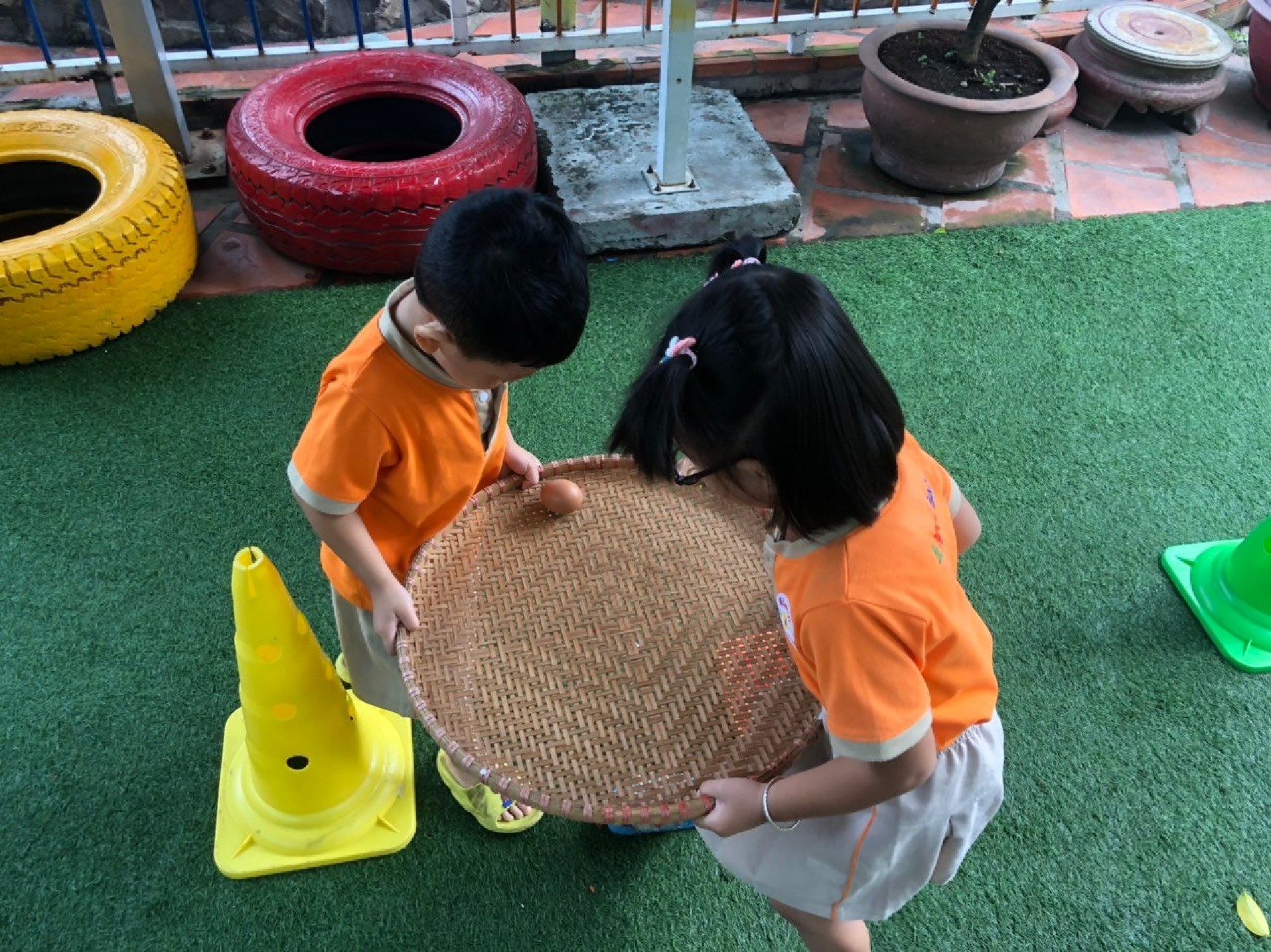 LỚP CHỒI BÉ TÌM HIỂU TRỨNG CÓ Ở ĐÂU?