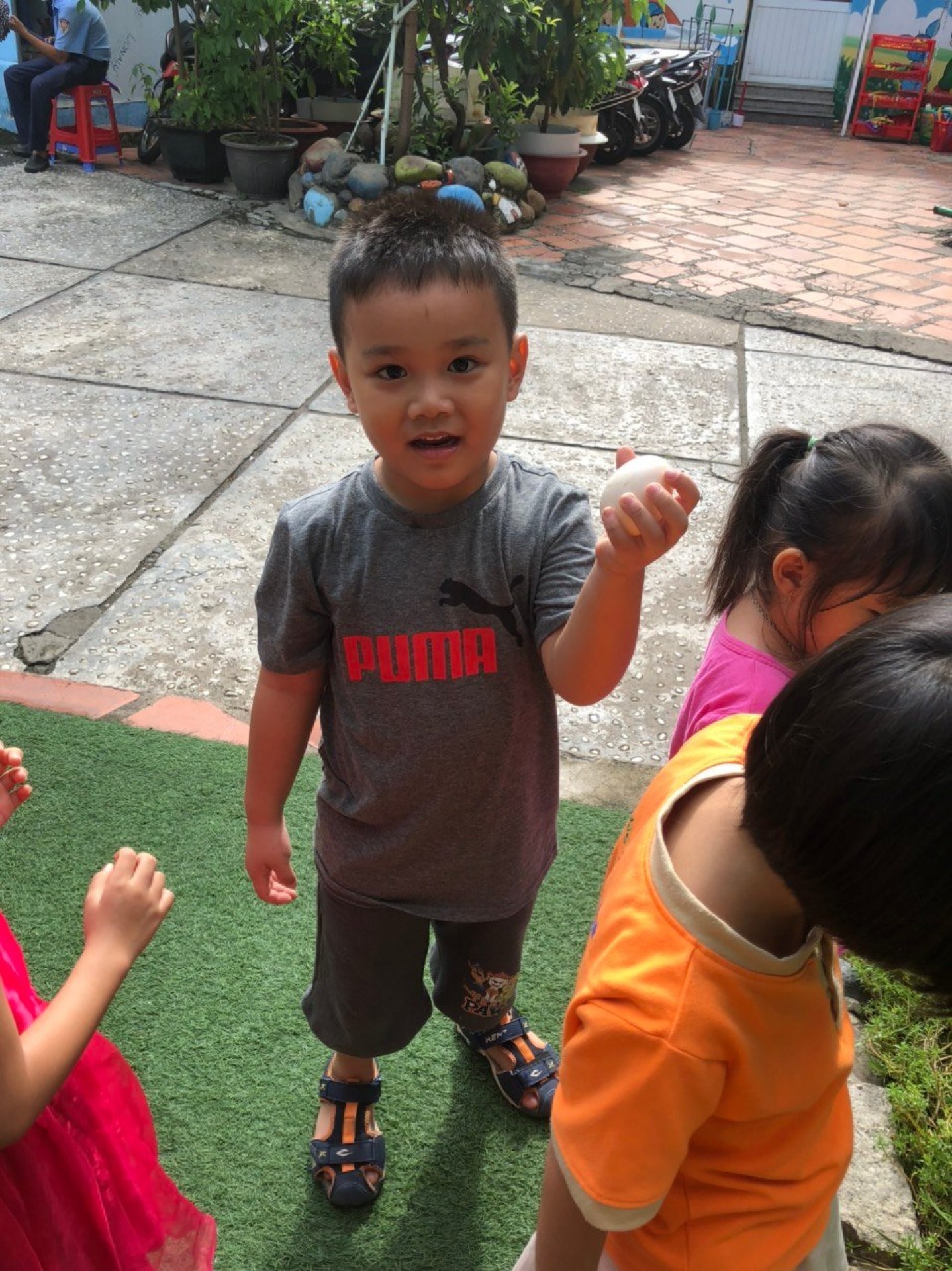 LỚP CHỒI BÉ TÌM HIỂU TRỨNG CÓ Ở ĐÂU?