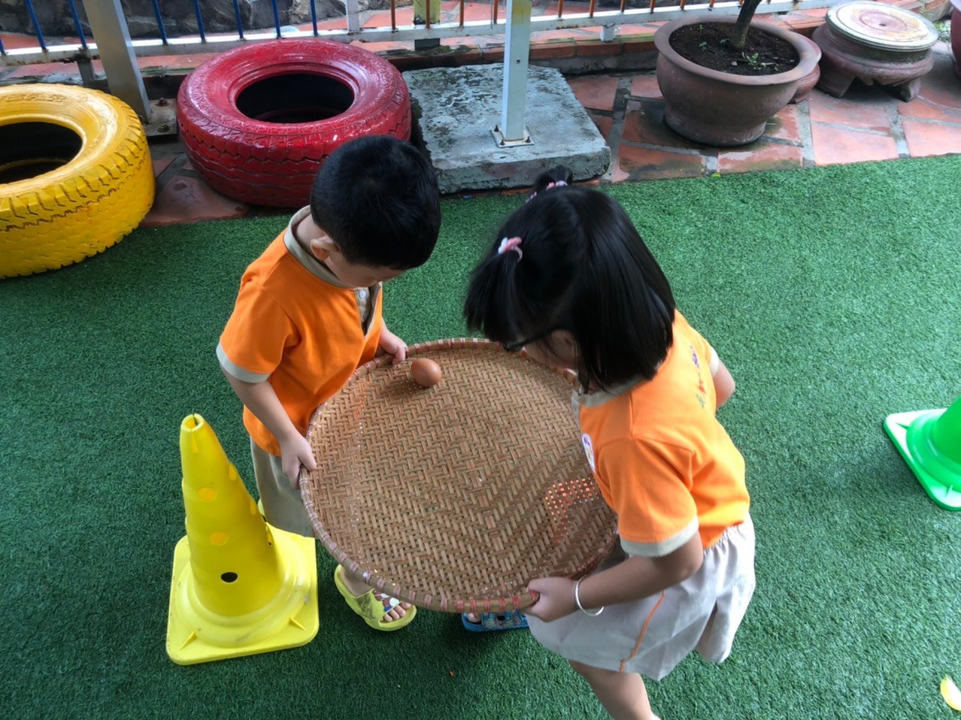 LỚP CHỒI BÉ TÌM HIỂU TRỨNG CÓ Ở ĐÂU?