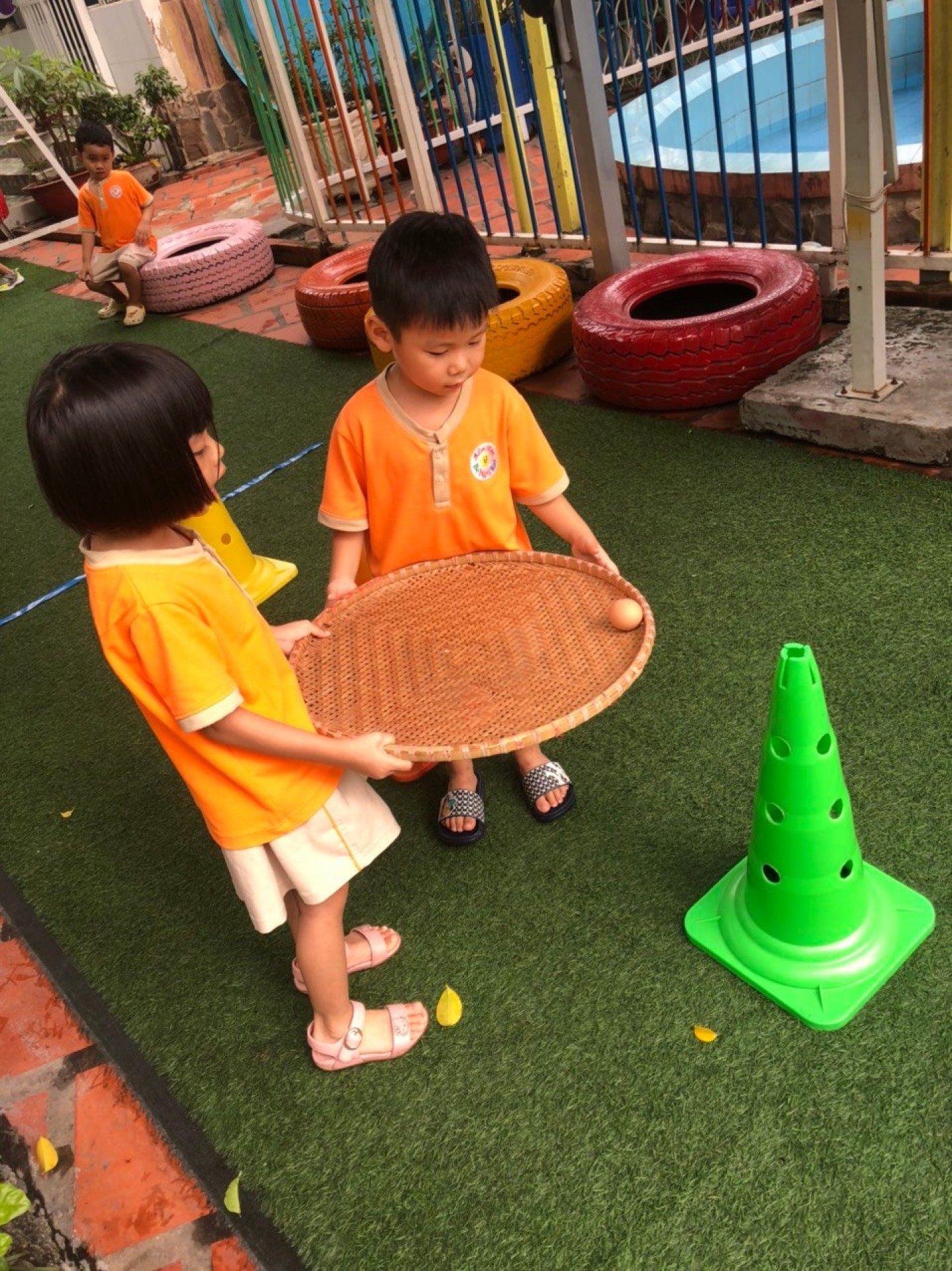 LỚP CHỒI BÉ TÌM HIỂU TRỨNG CÓ Ở ĐÂU?