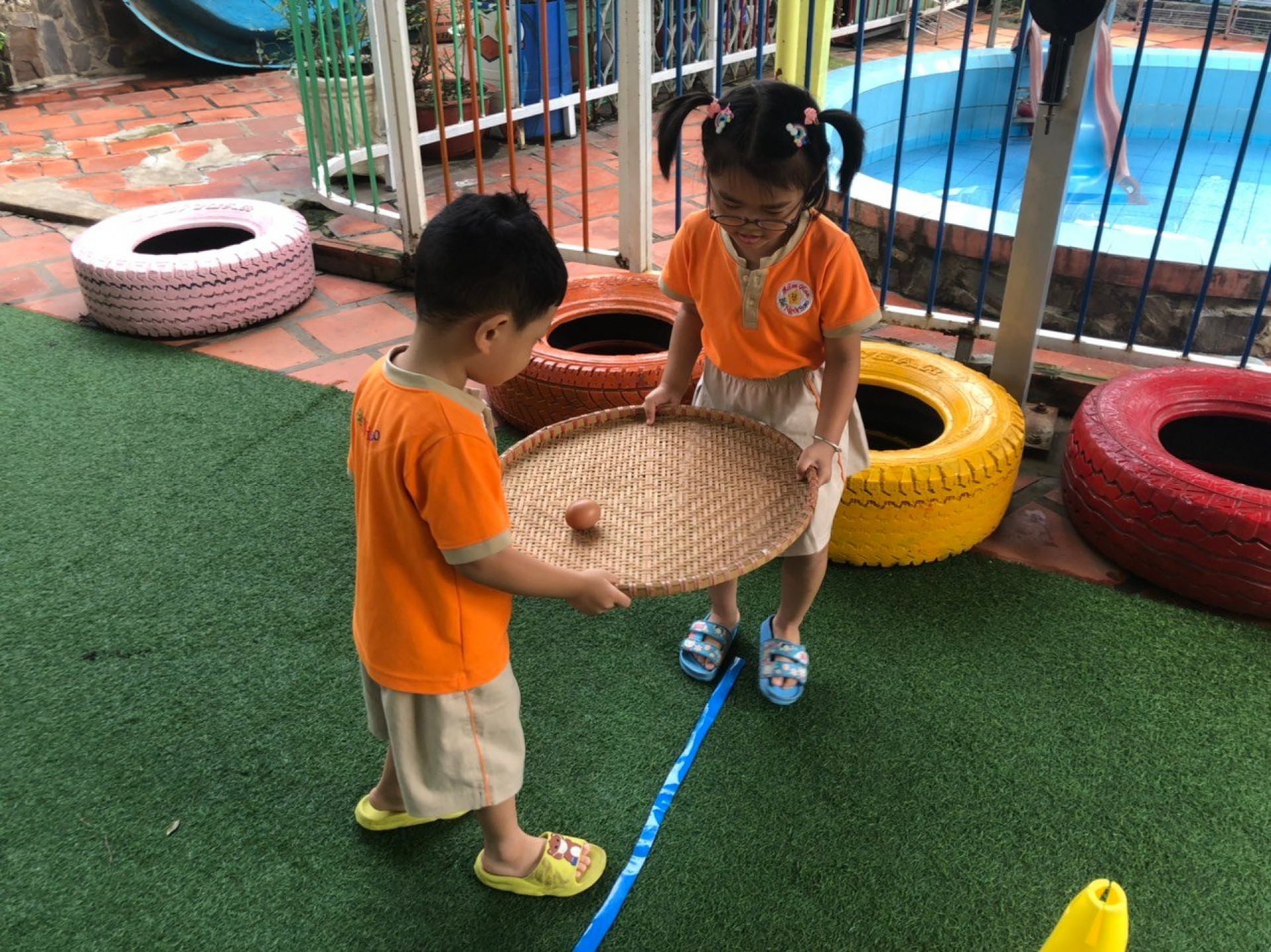 LỚP CHỒI BÉ TÌM HIỂU TRỨNG CÓ Ở ĐÂU?