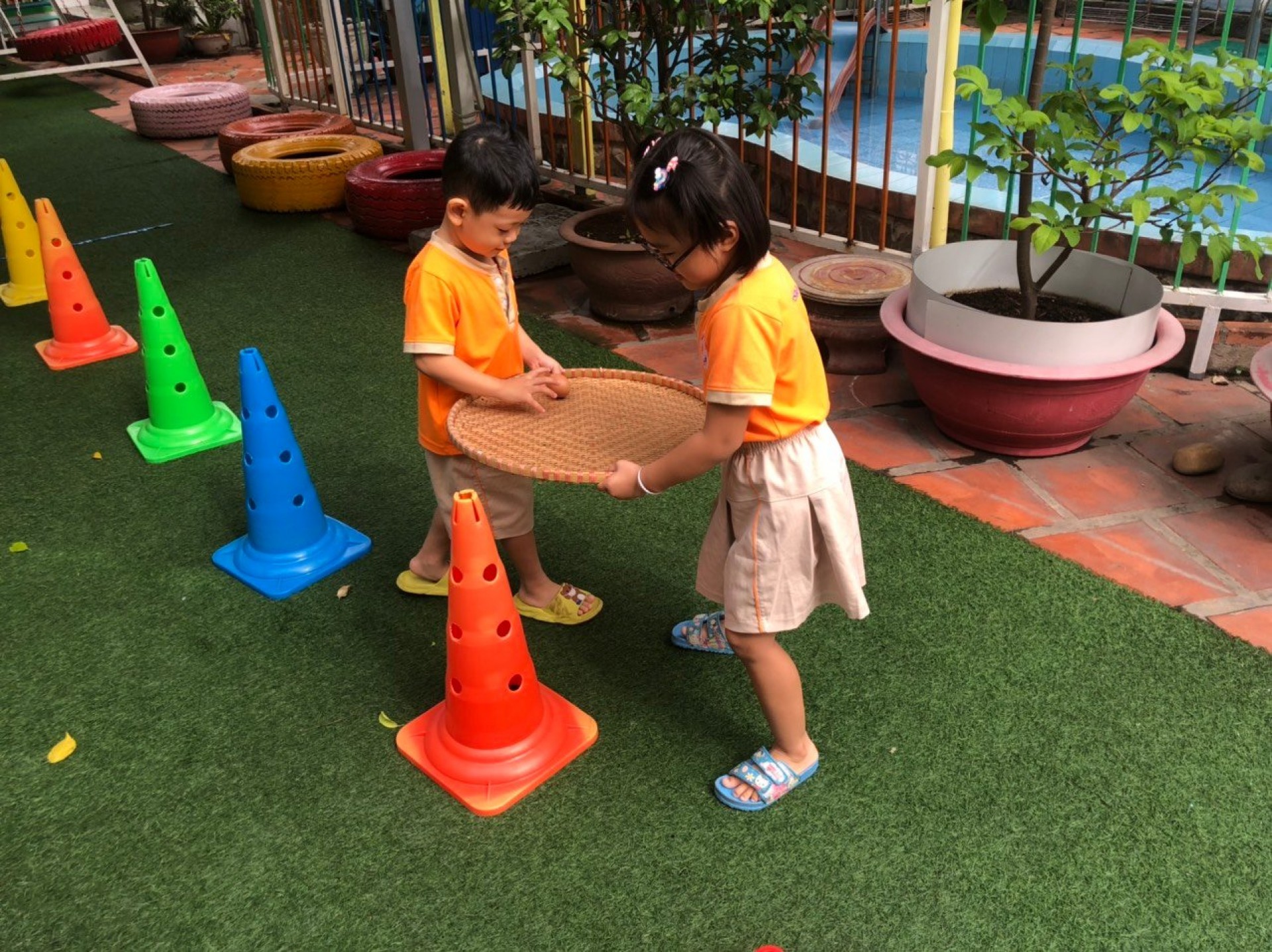 LỚP CHỒI BÉ TÌM HIỂU TRỨNG CÓ Ở ĐÂU?