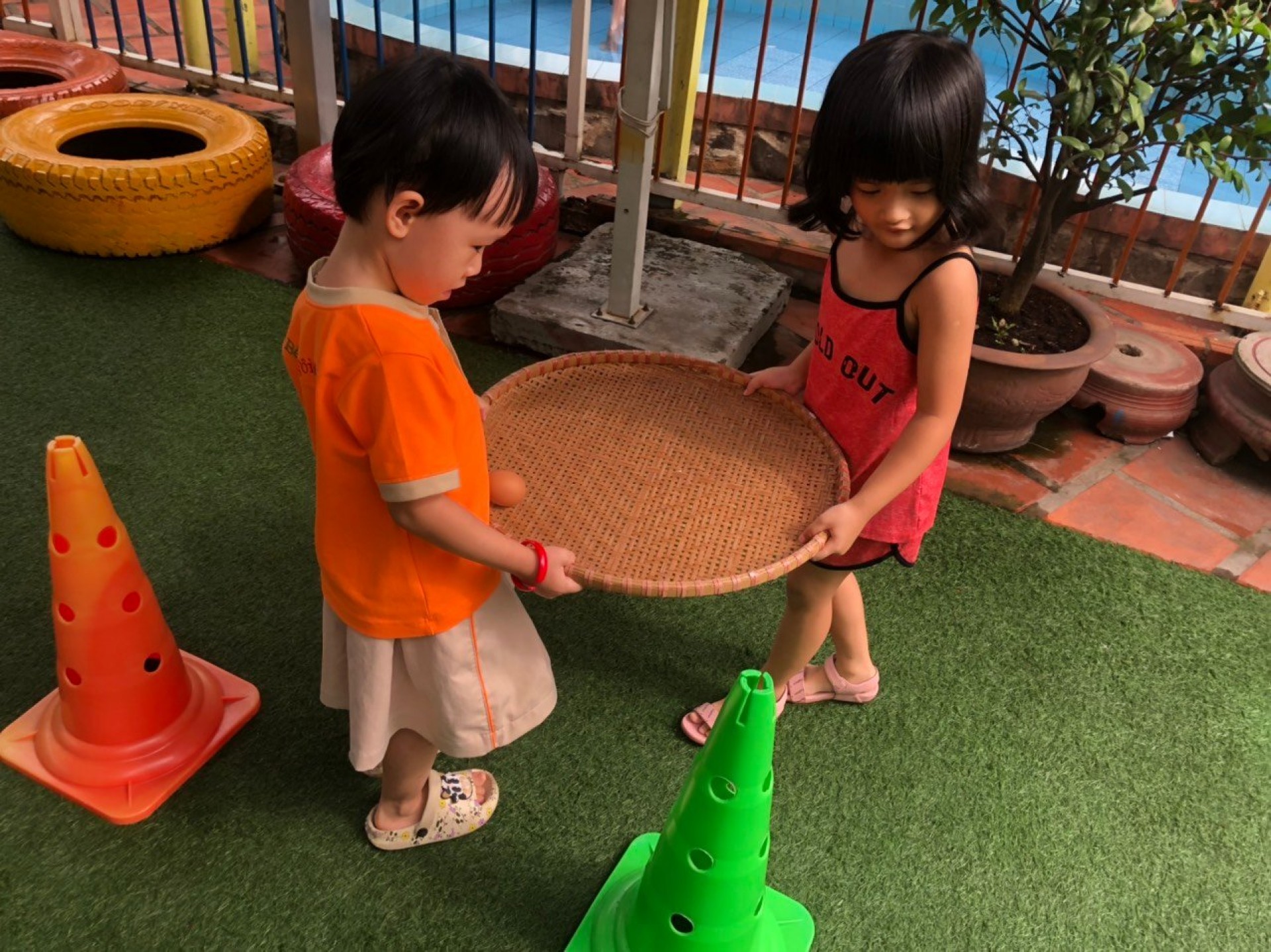 LỚP CHỒI BÉ TÌM HIỂU TRỨNG CÓ Ở ĐÂU?