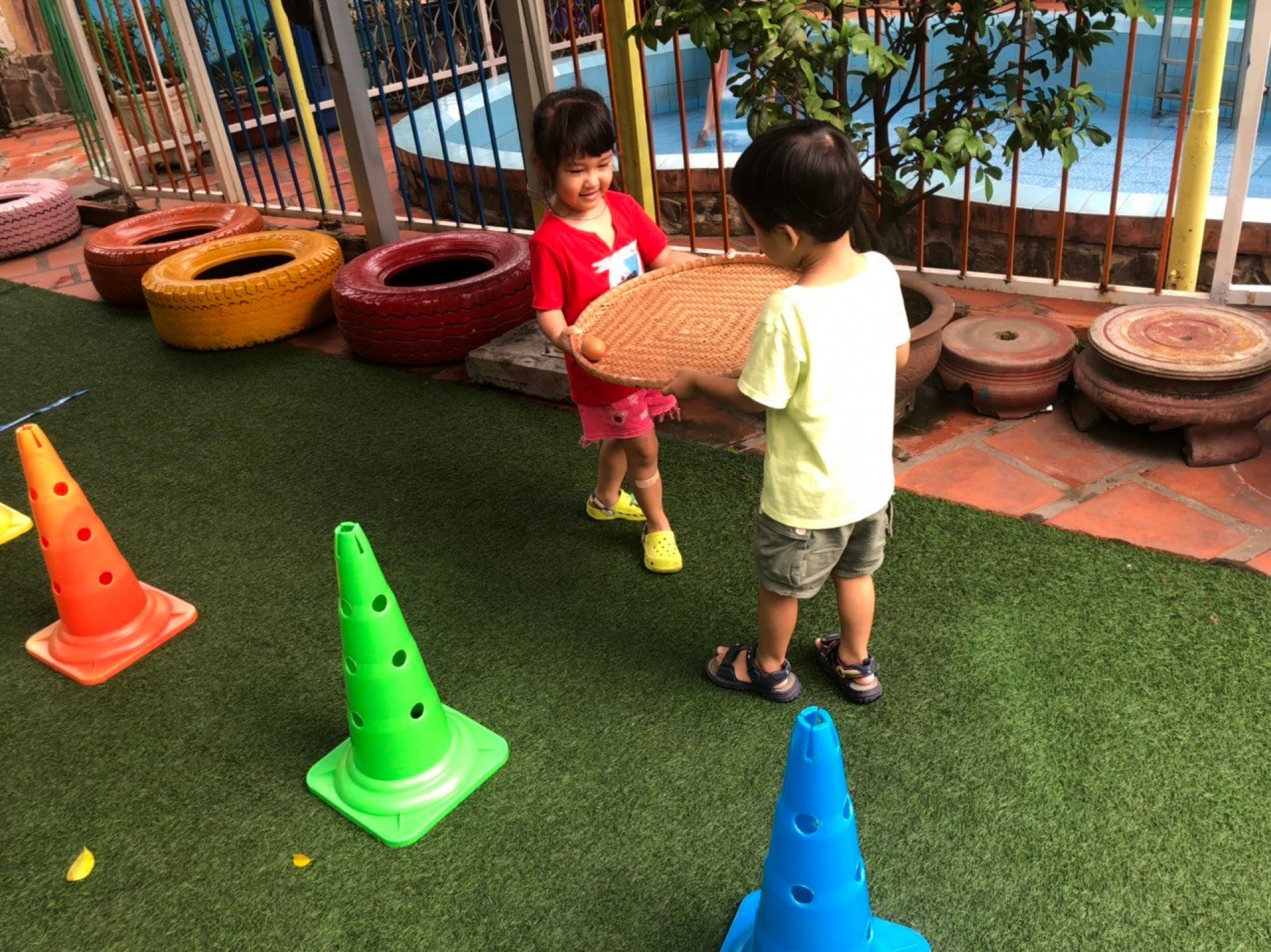 LỚP CHỒI BÉ TÌM HIỂU TRỨNG CÓ Ở ĐÂU?