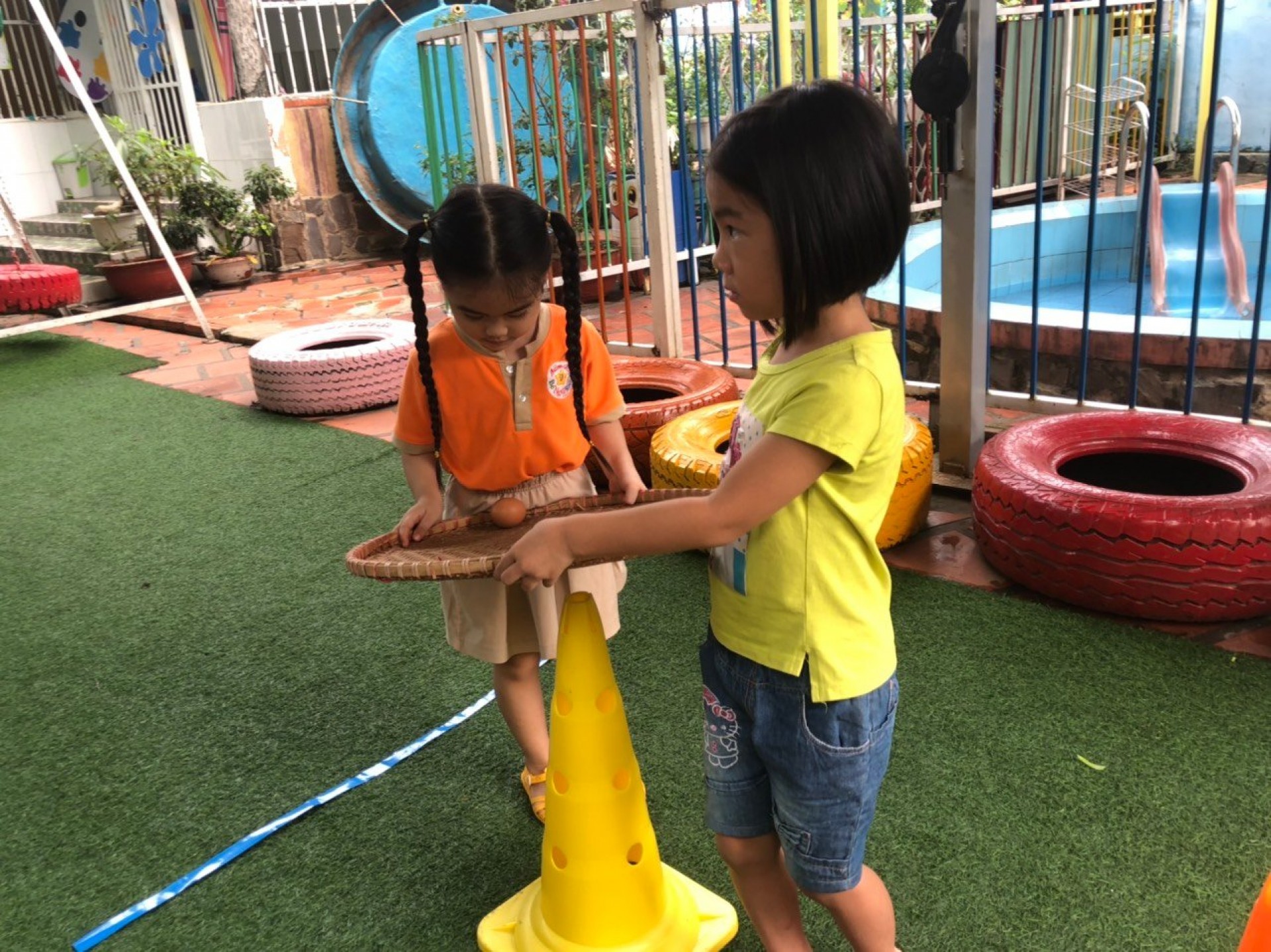 LỚP CHỒI BÉ TÌM HIỂU TRỨNG CÓ Ở ĐÂU?