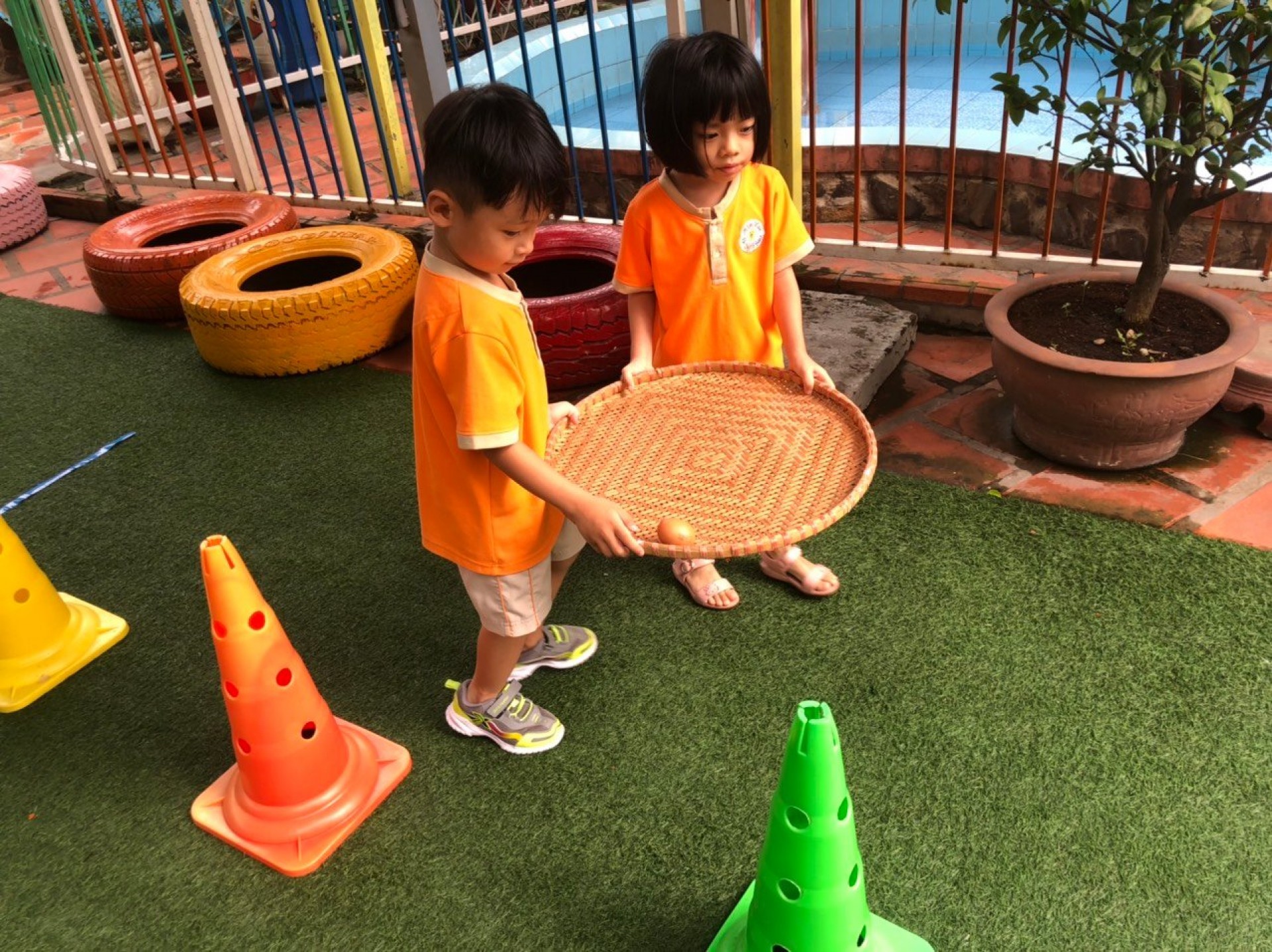 LỚP CHỒI BÉ TÌM HIỂU TRỨNG CÓ Ở ĐÂU?