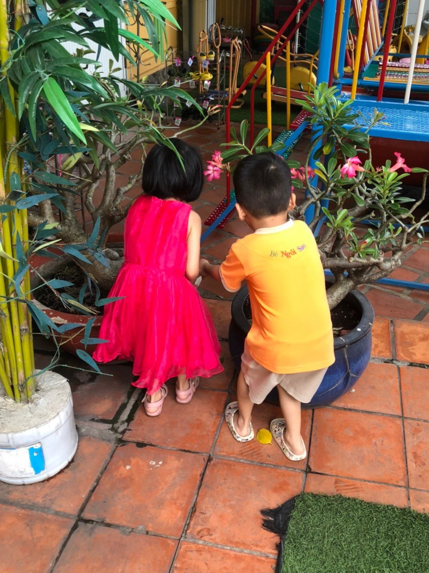 LỚP CHỒI BÉ TÌM HIỂU TRỨNG CÓ Ở ĐÂU?