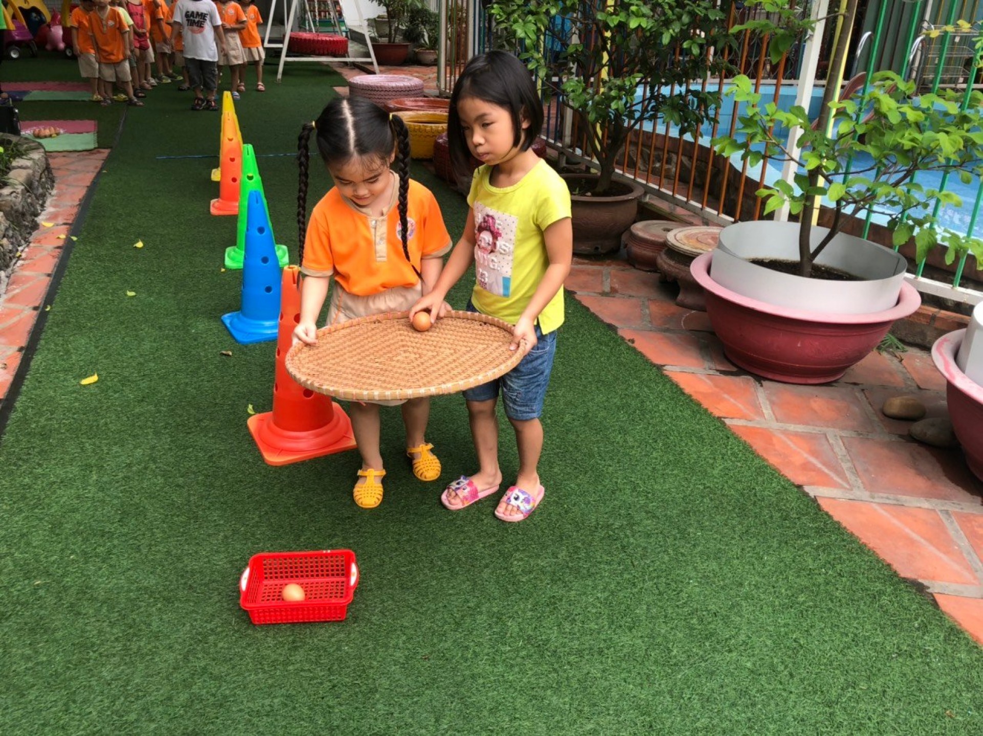 LỚP CHỒI BÉ TÌM HIỂU TRỨNG CÓ Ở ĐÂU?