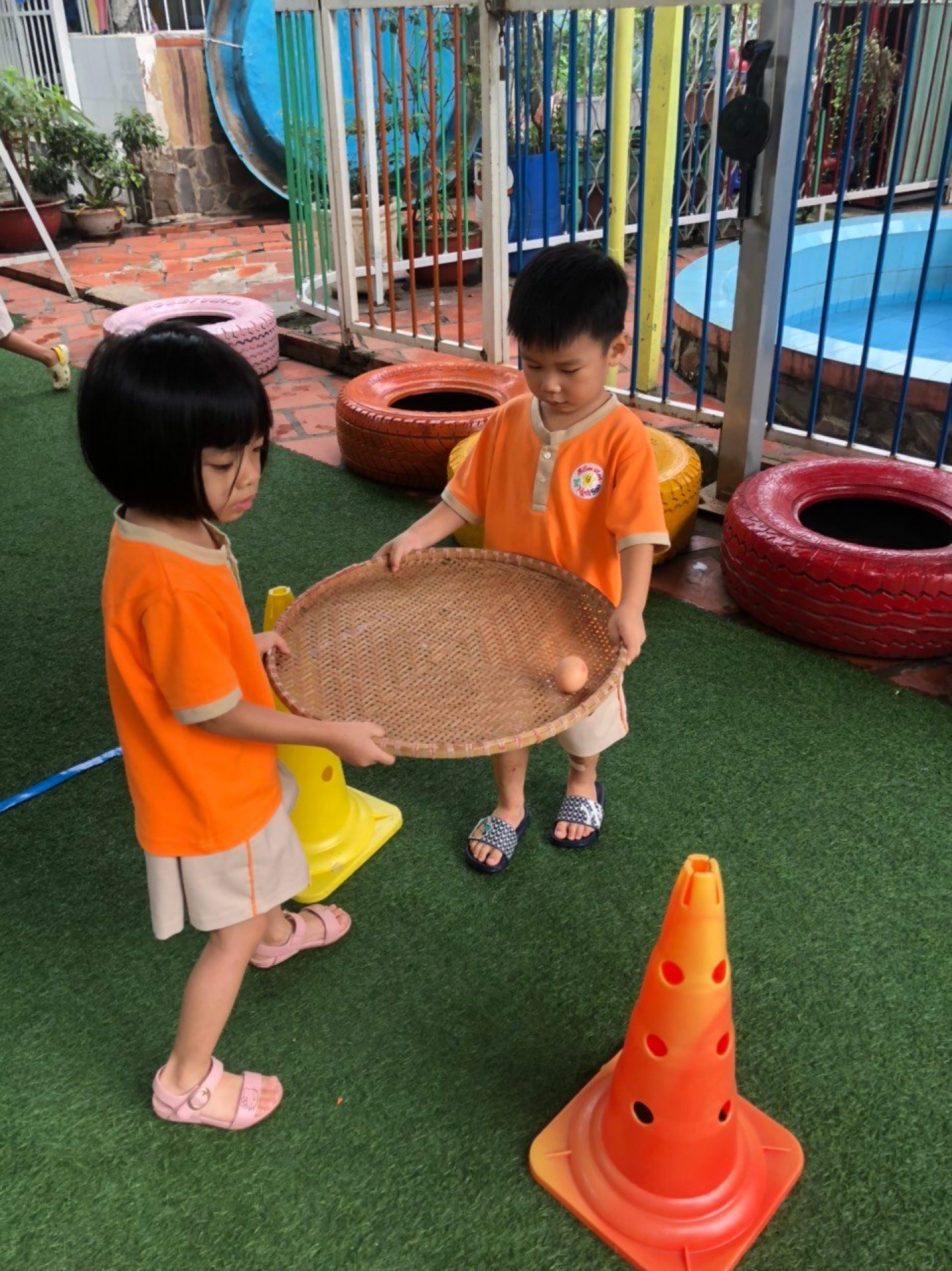 LỚP CHỒI BÉ TÌM HIỂU TRỨNG CÓ Ở ĐÂU?