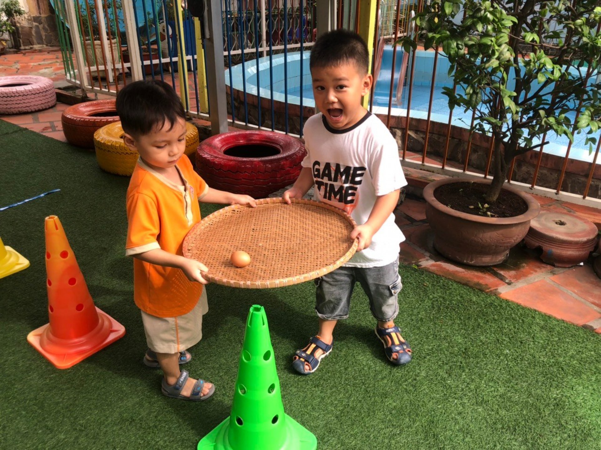 LỚP CHỒI BÉ TÌM HIỂU TRỨNG CÓ Ở ĐÂU?