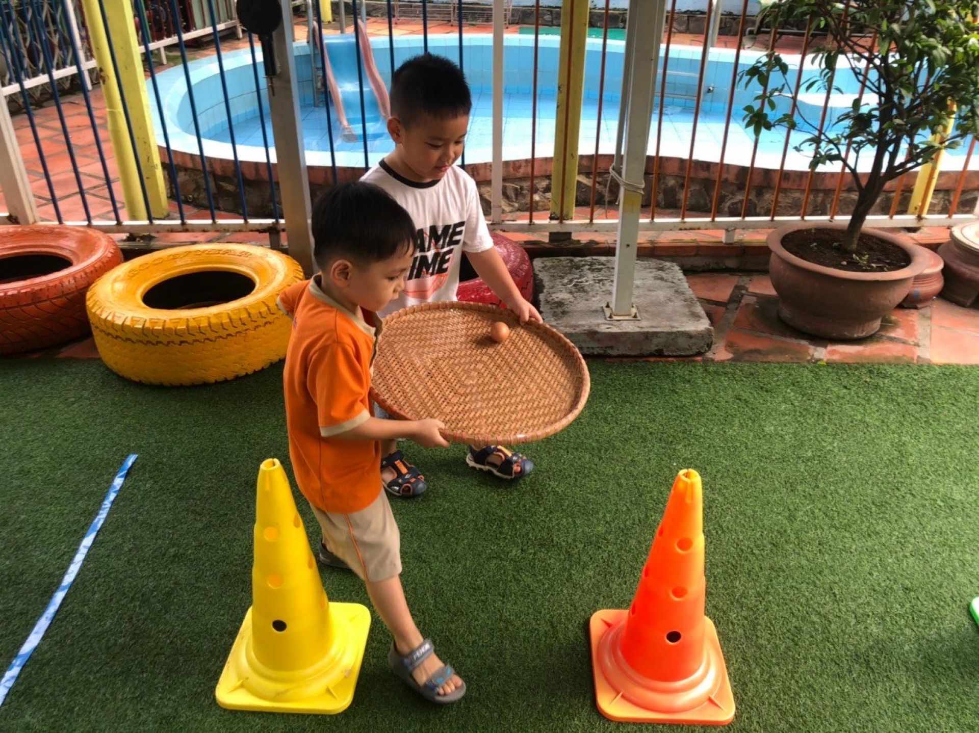 LỚP CHỒI BÉ TÌM HIỂU TRỨNG CÓ Ở ĐÂU?