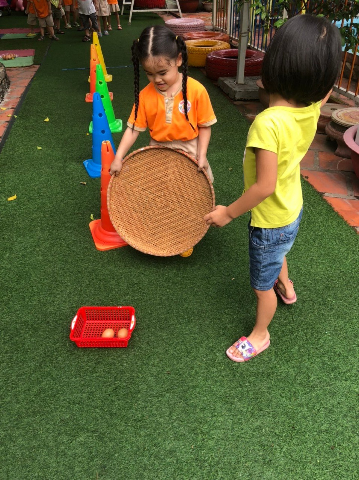 LỚP CHỒI BÉ TÌM HIỂU TRỨNG CÓ Ở ĐÂU?