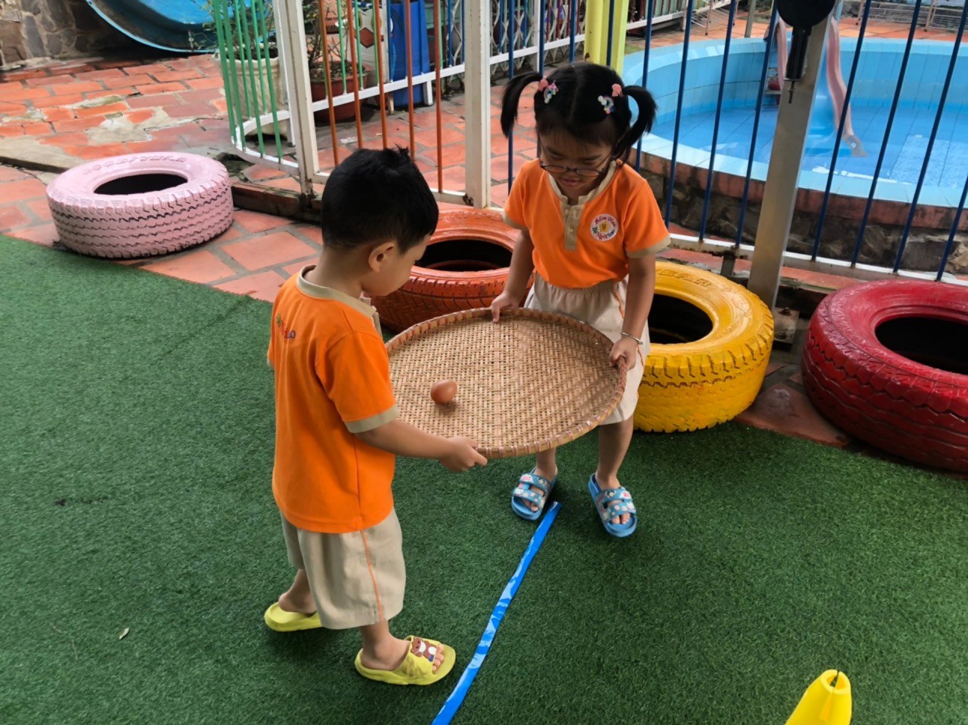 LỚP CHỒI BÉ TÌM HIỂU TRỨNG CÓ Ở ĐÂU?