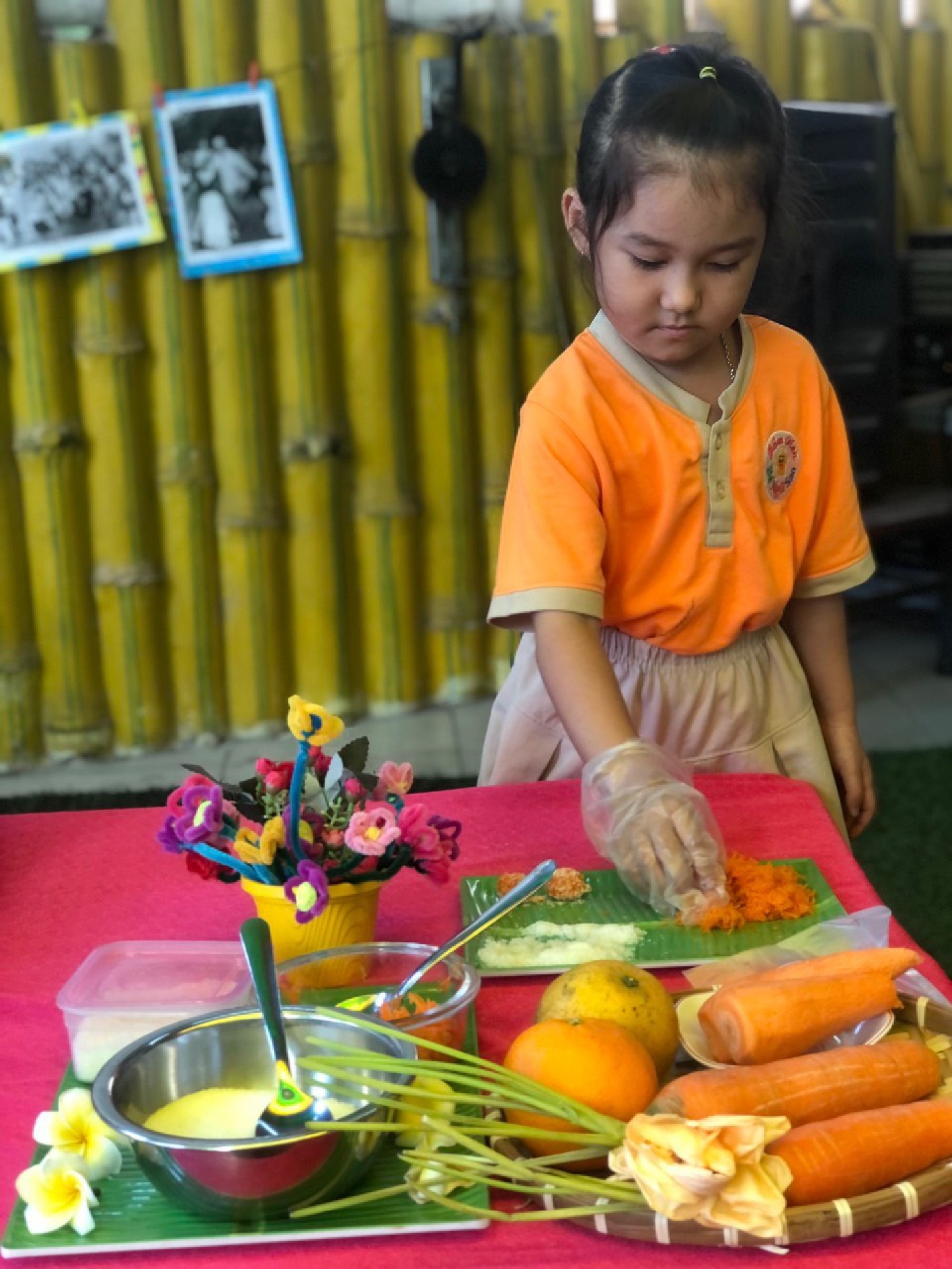 BÉ LÀM BÁNH MỨT NGÀY TẾT 2024