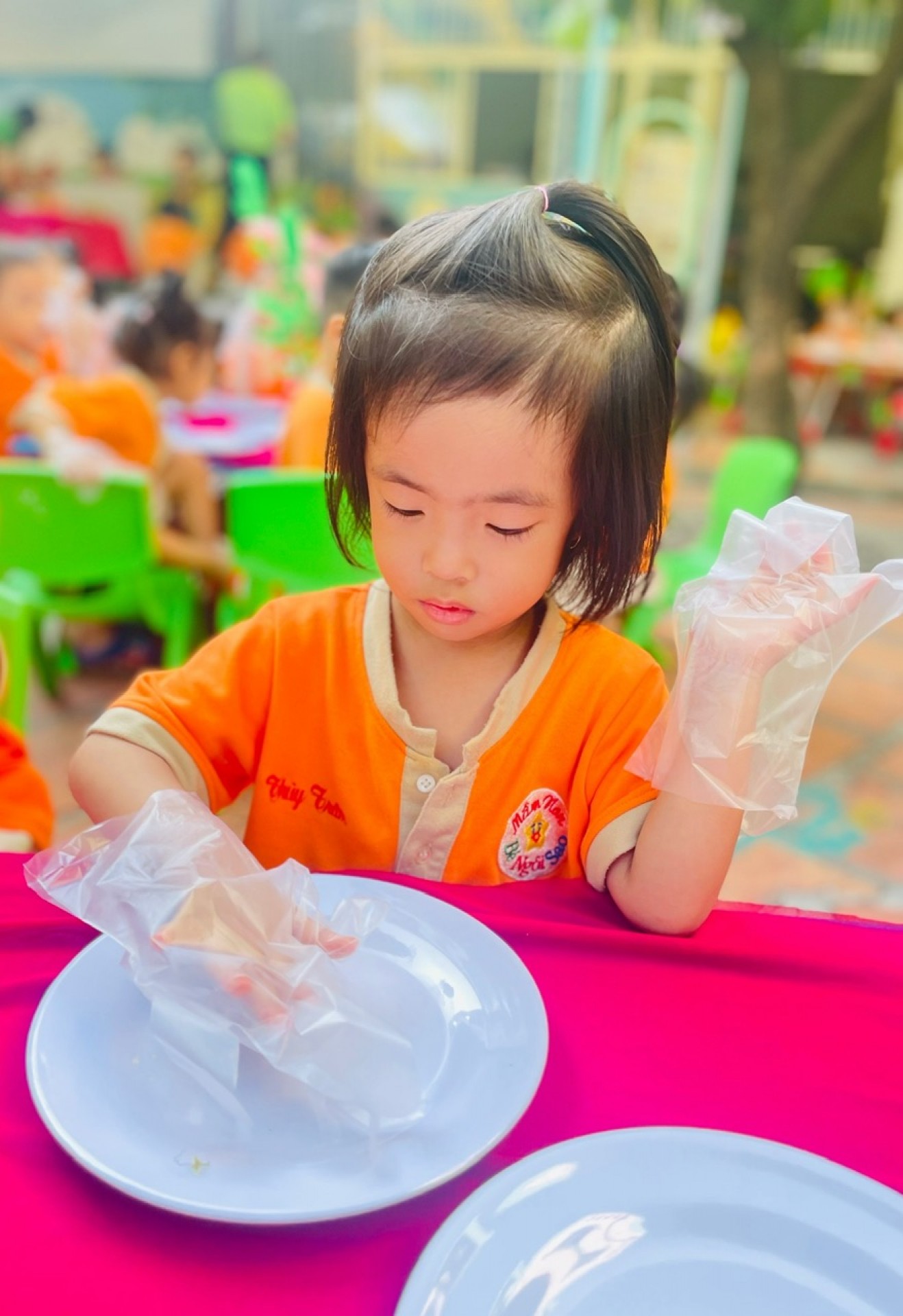 BÉ LÀM BÁNH MỨT NGÀY TẾT 2024