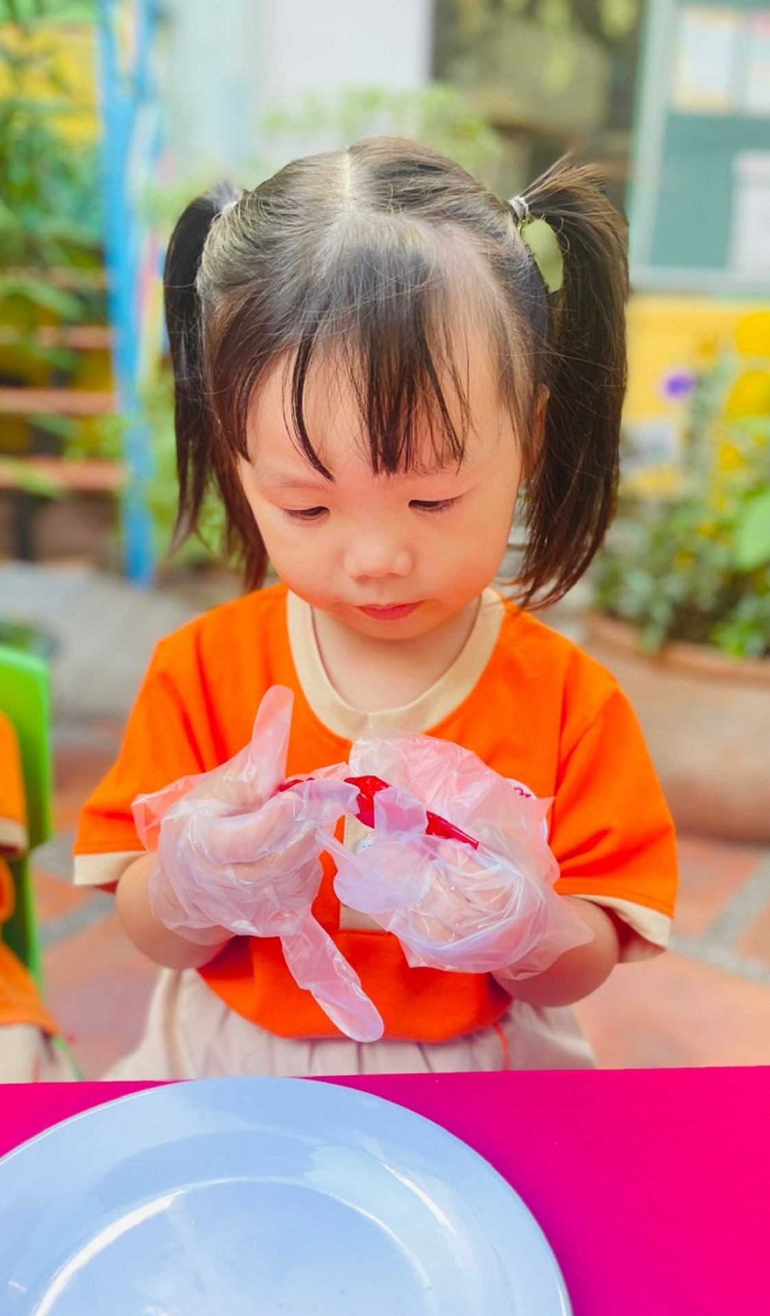 BÉ LÀM BÁNH MỨT NGÀY TẾT 2024