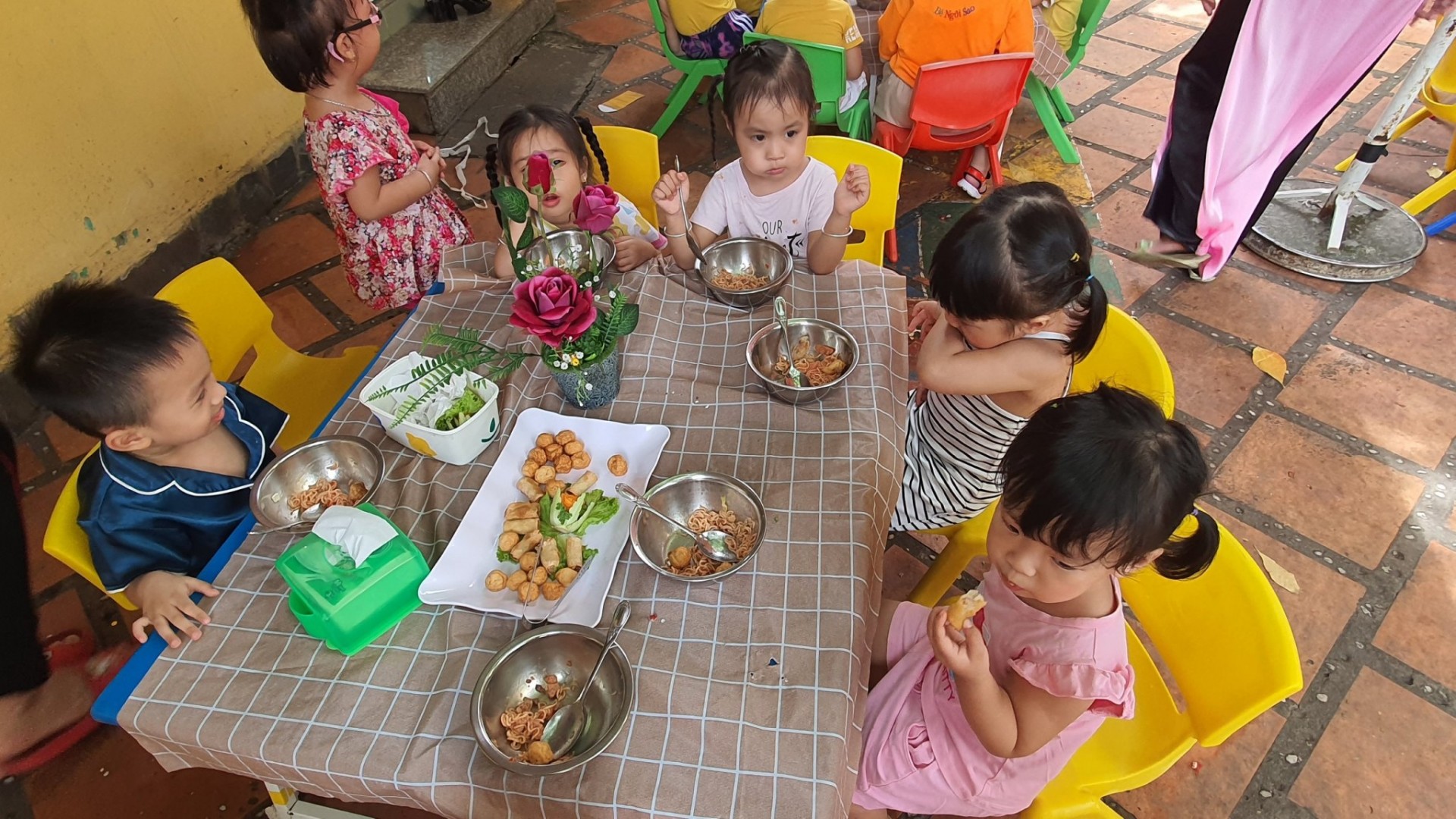 BÉ VUI ĐẾN TRƯỜNG 2022-2023