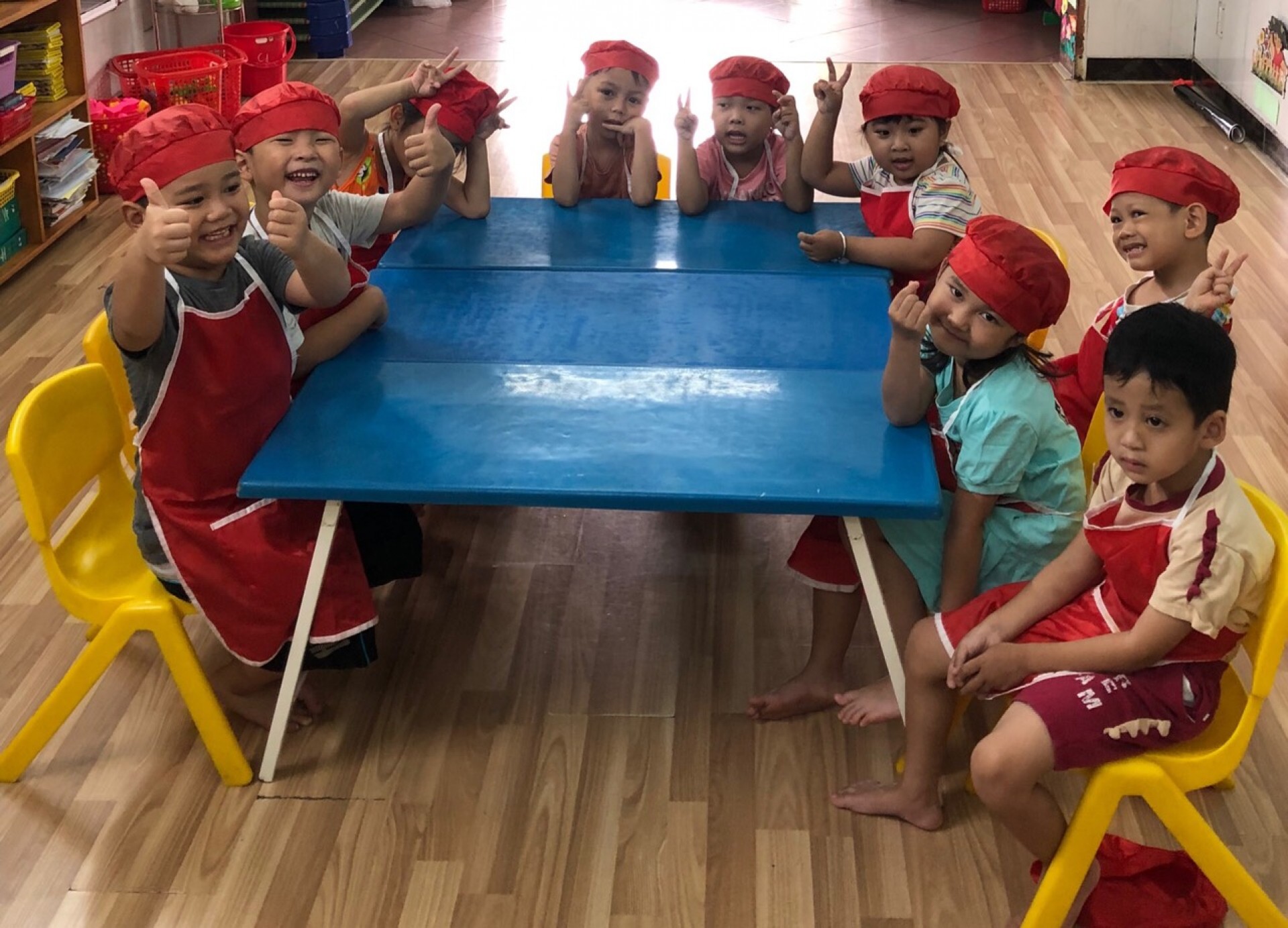 BƯA XẾ VUI NHỘN