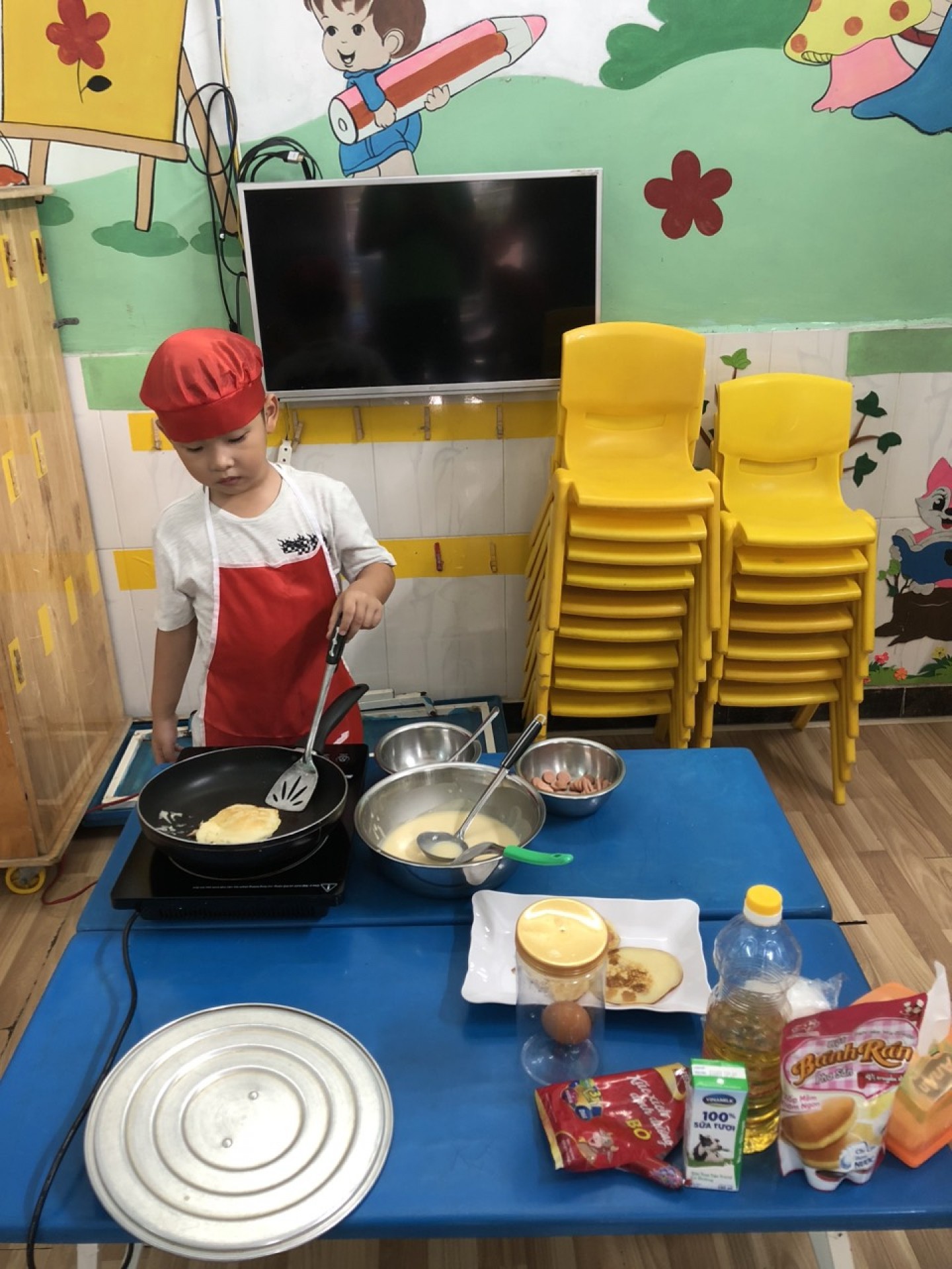 BƯA XẾ VUI NHỘN