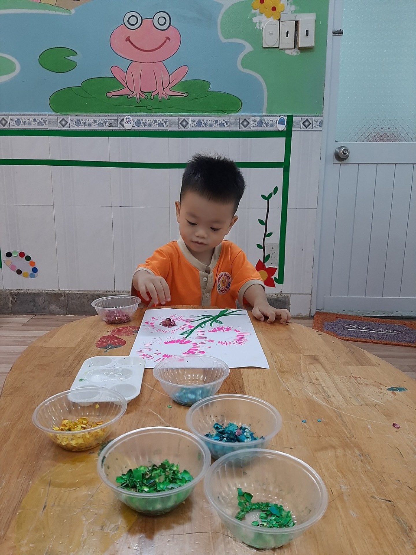 20/10 BÉ LÀM QUÀ TẶNG MẸ 