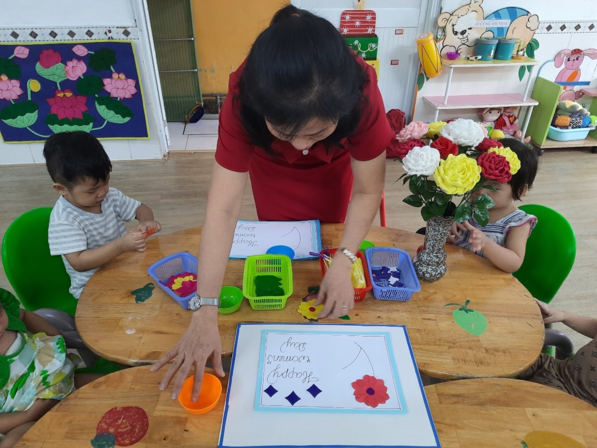 20/10 BÉ LÀM QUÀ TẶNG MẸ 