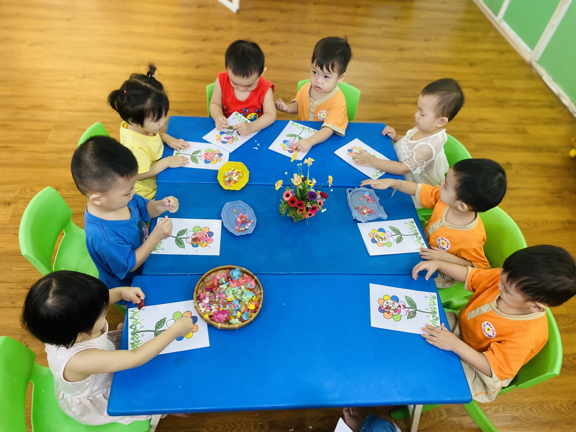 20/10 BÉ LÀM QUÀ TẶNG MẸ 