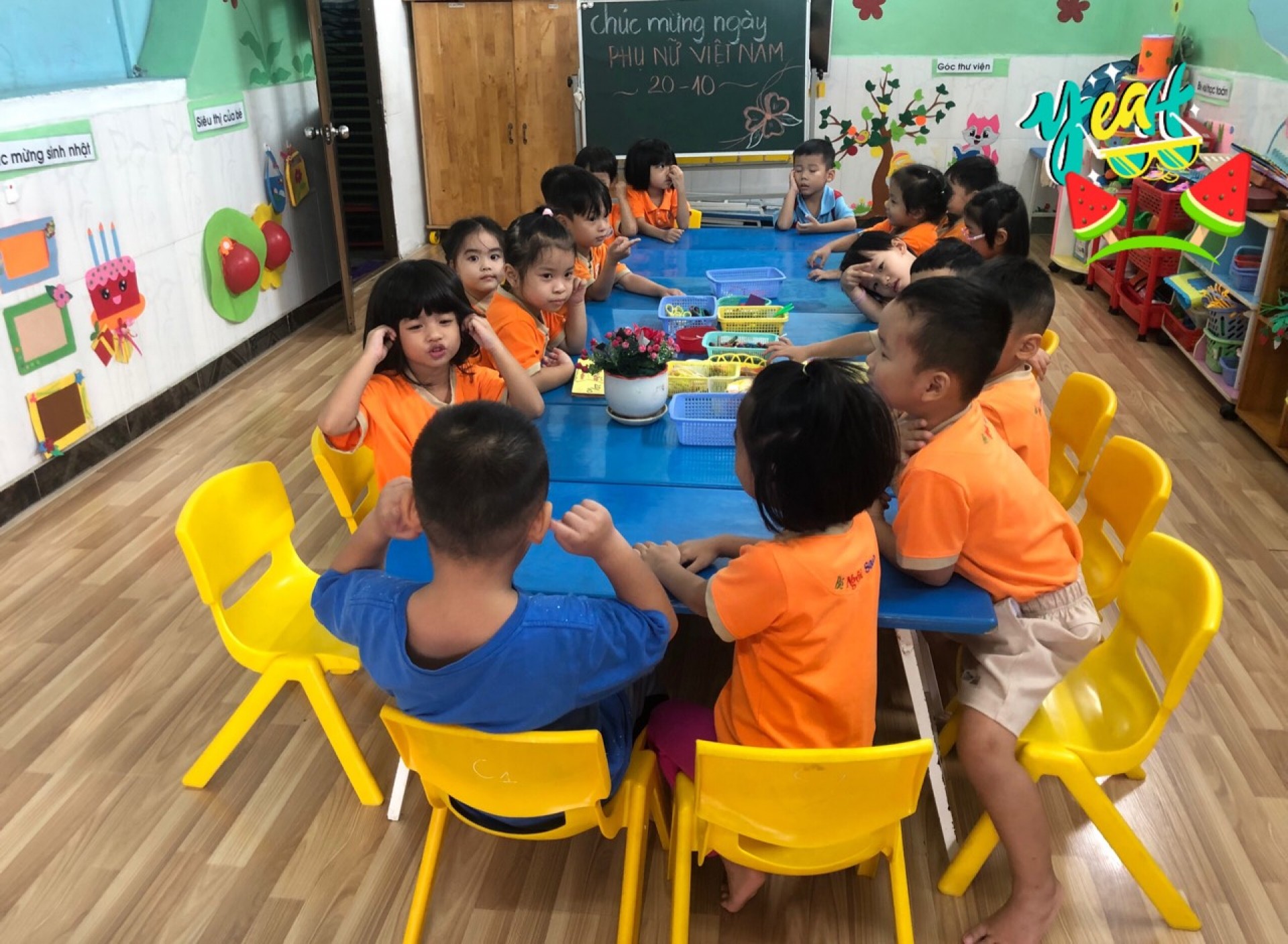 20/10 BÉ LÀM QUÀ TẶNG MẸ 