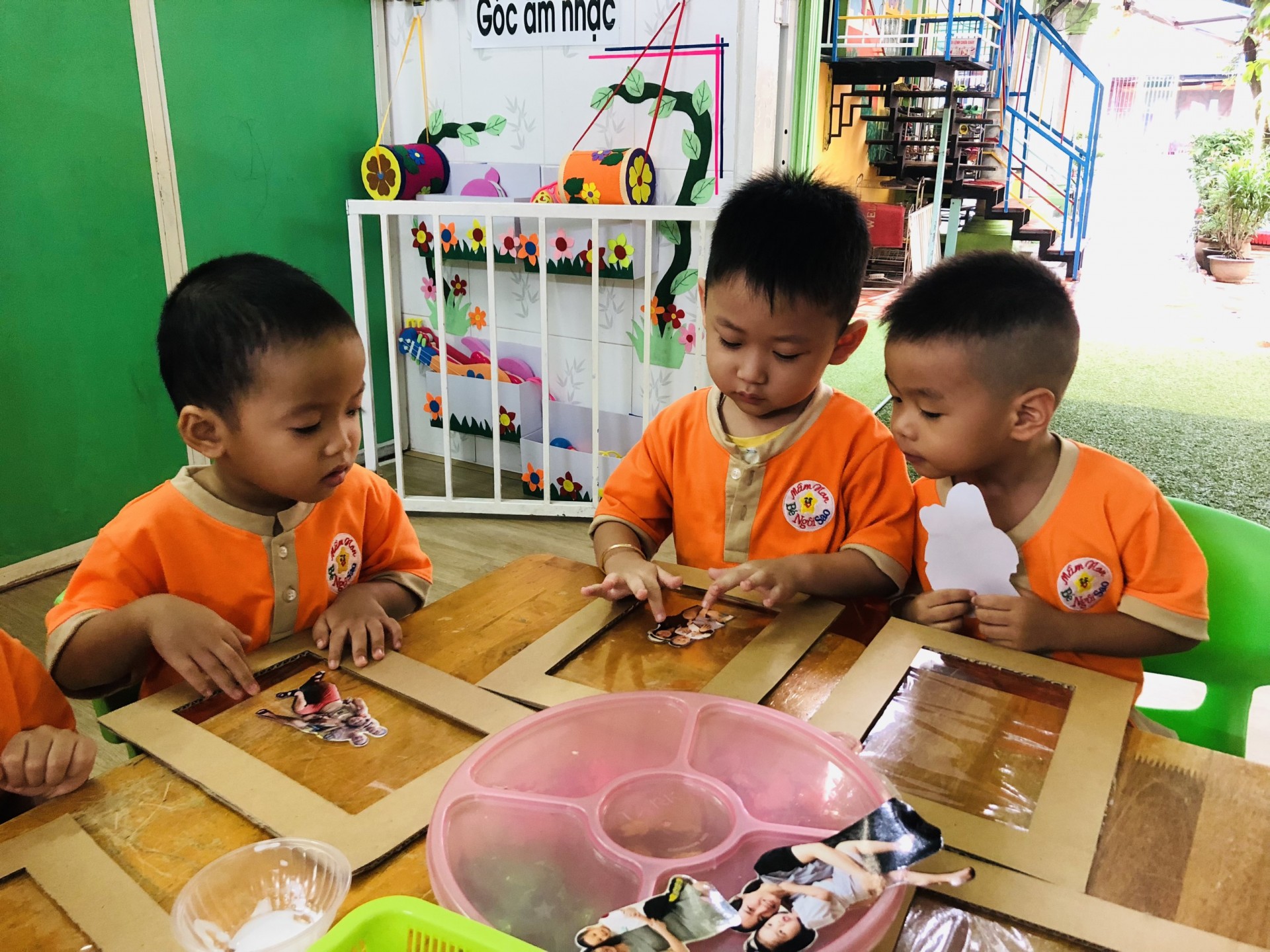 20/10 BÉ LÀM QUÀ TẶNG MẸ 