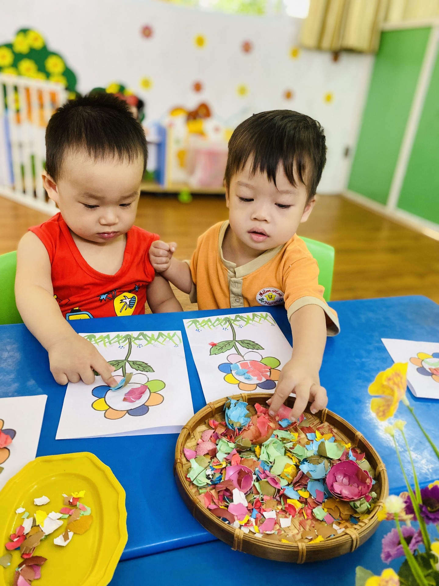 20/10 BÉ LÀM QUÀ TẶNG MẸ 