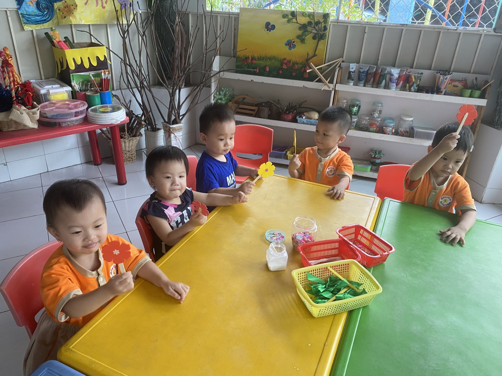 20/10 BÉ LÀM QUÀ TẶNG MẸ 