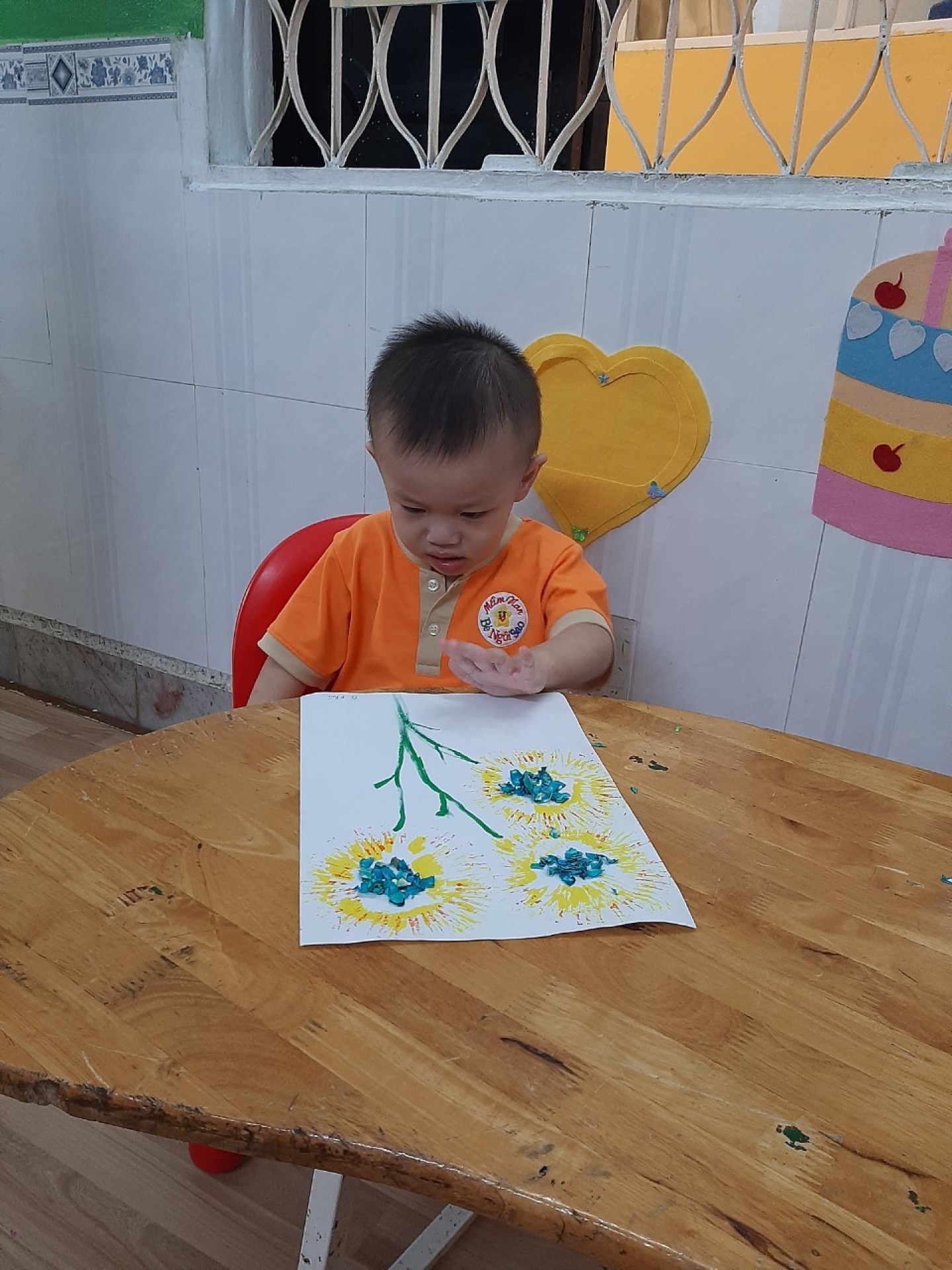 20/10 BÉ LÀM QUÀ TẶNG MẸ 