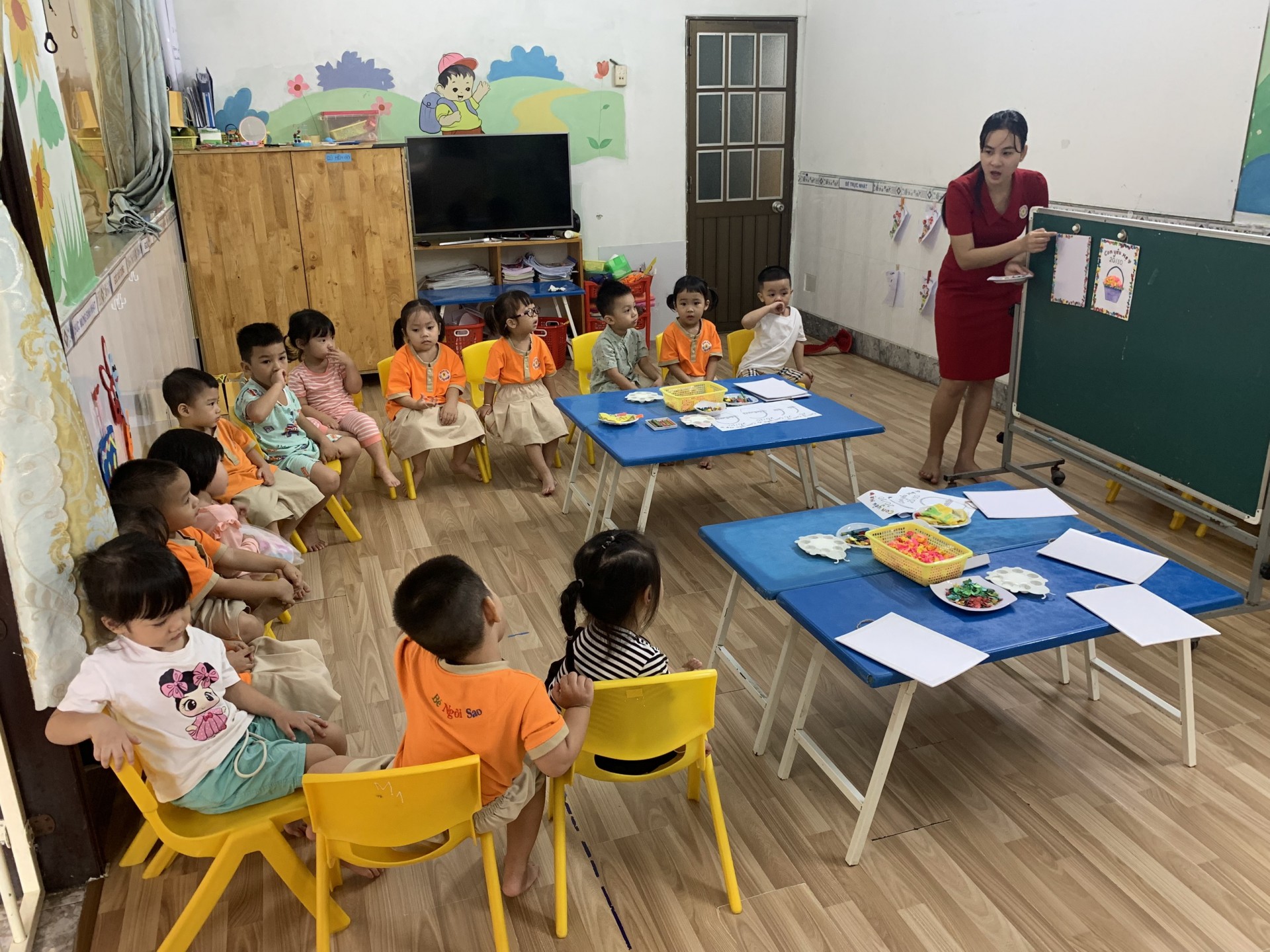 20/10 BÉ LÀM QUÀ TẶNG MẸ 