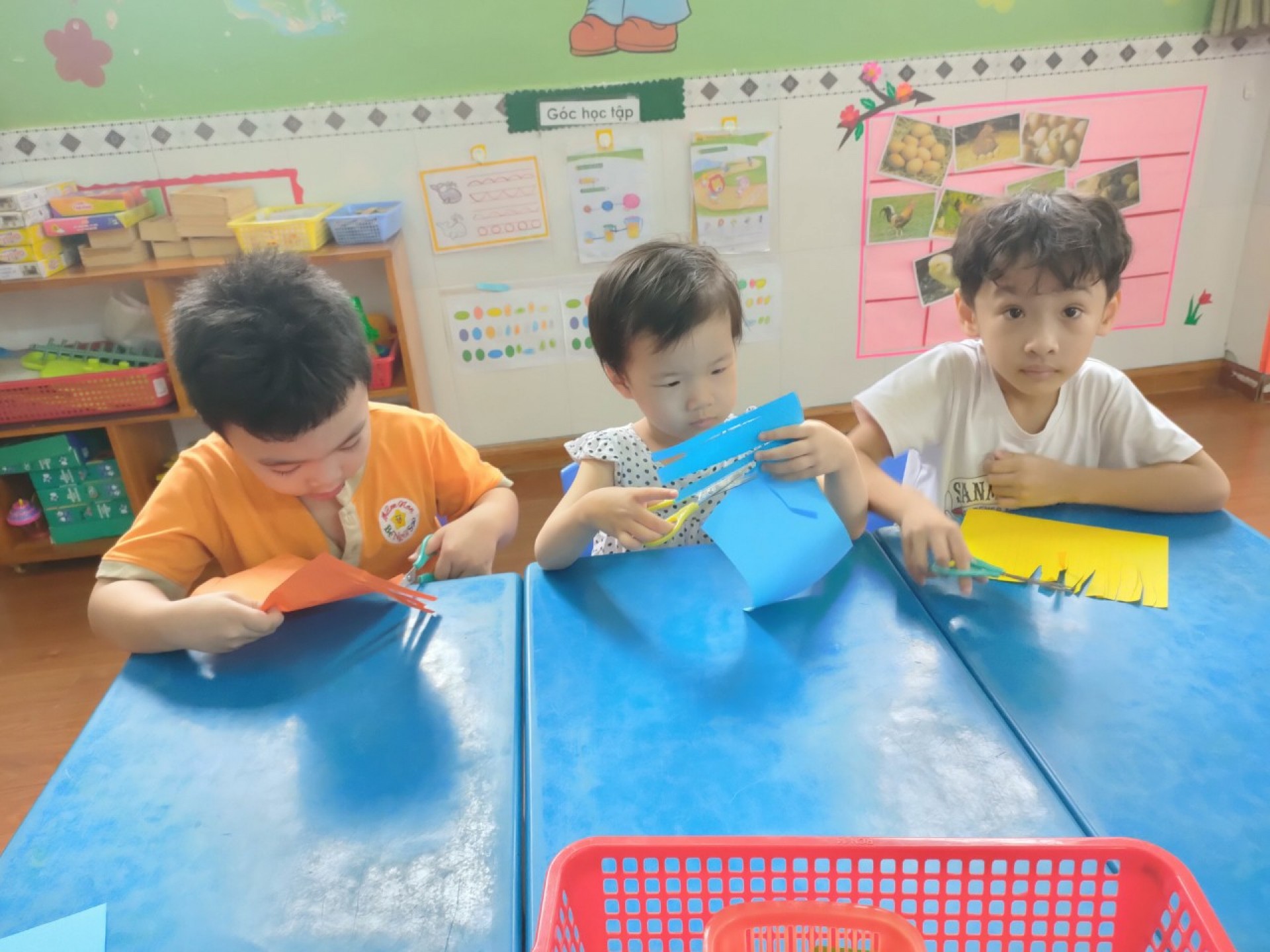 20/10 BÉ LÀM QUÀ TẶNG MẸ 