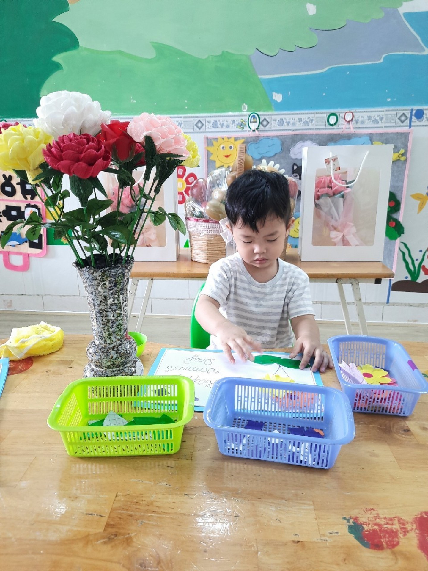 20/10 BÉ LÀM QUÀ TẶNG MẸ 