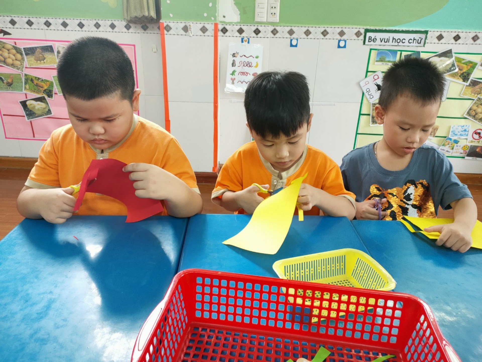 20/10 BÉ LÀM QUÀ TẶNG MẸ 