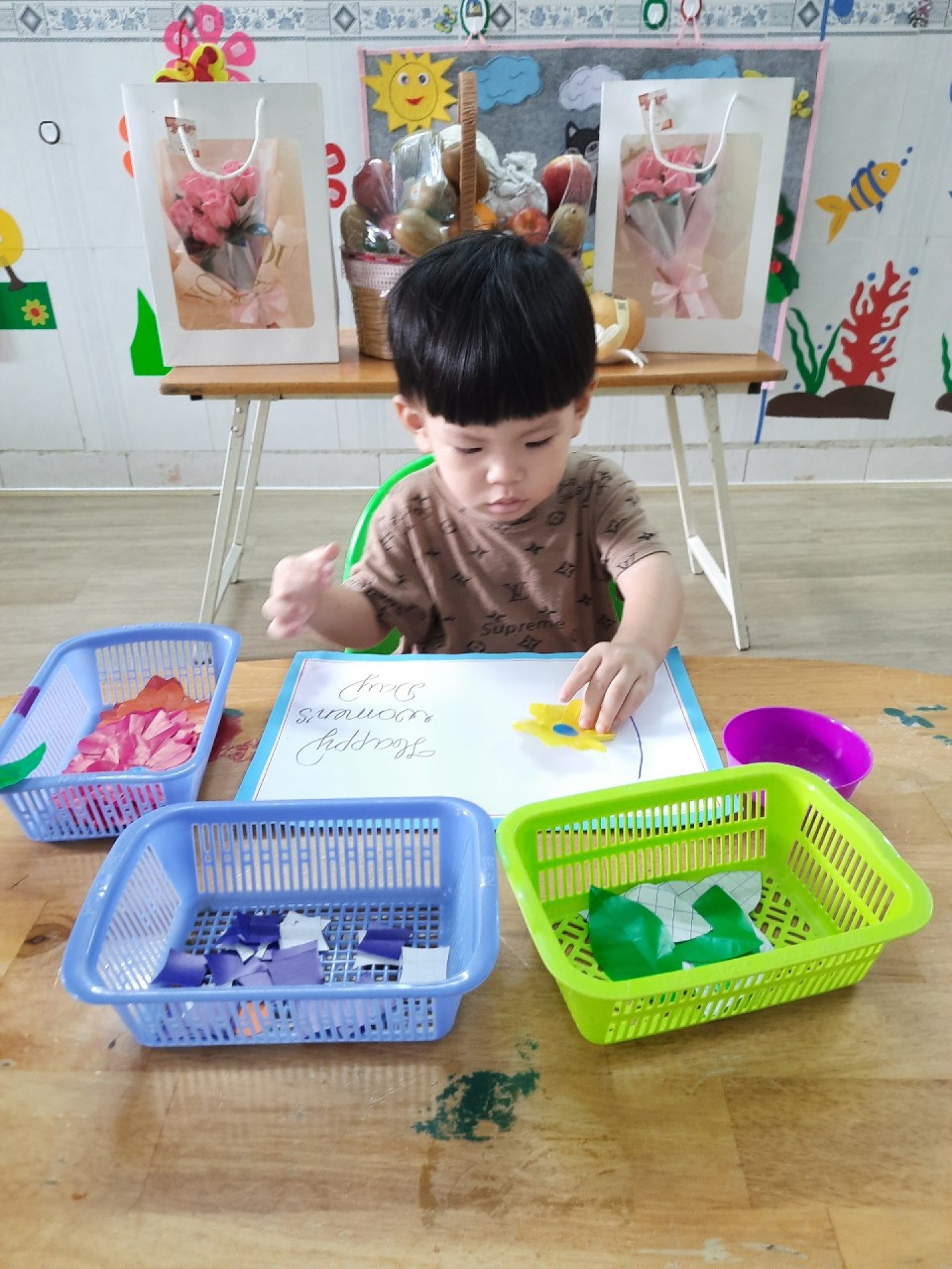 20/10 BÉ LÀM QUÀ TẶNG MẸ 