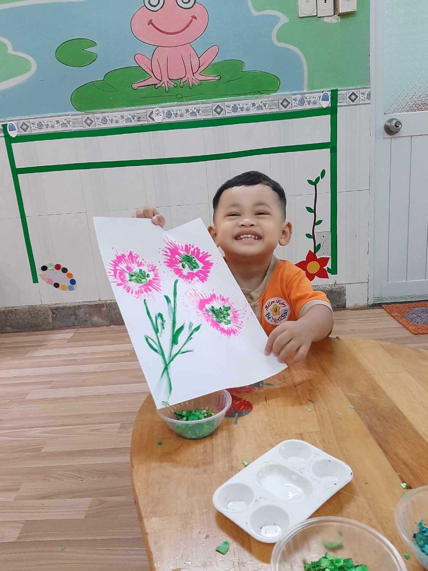 20/10 BÉ LÀM QUÀ TẶNG MẸ 