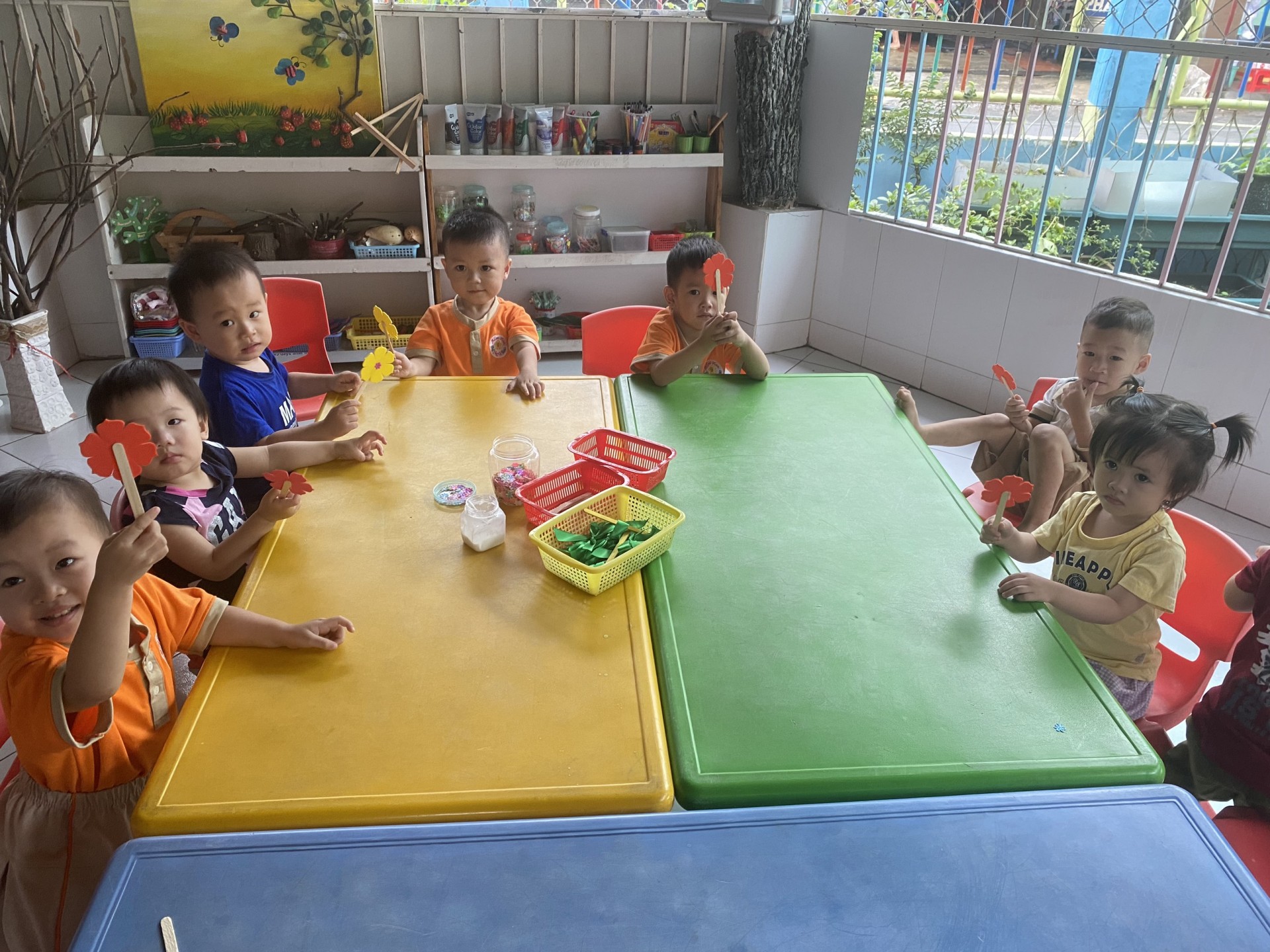 20/10 BÉ LÀM QUÀ TẶNG MẸ 