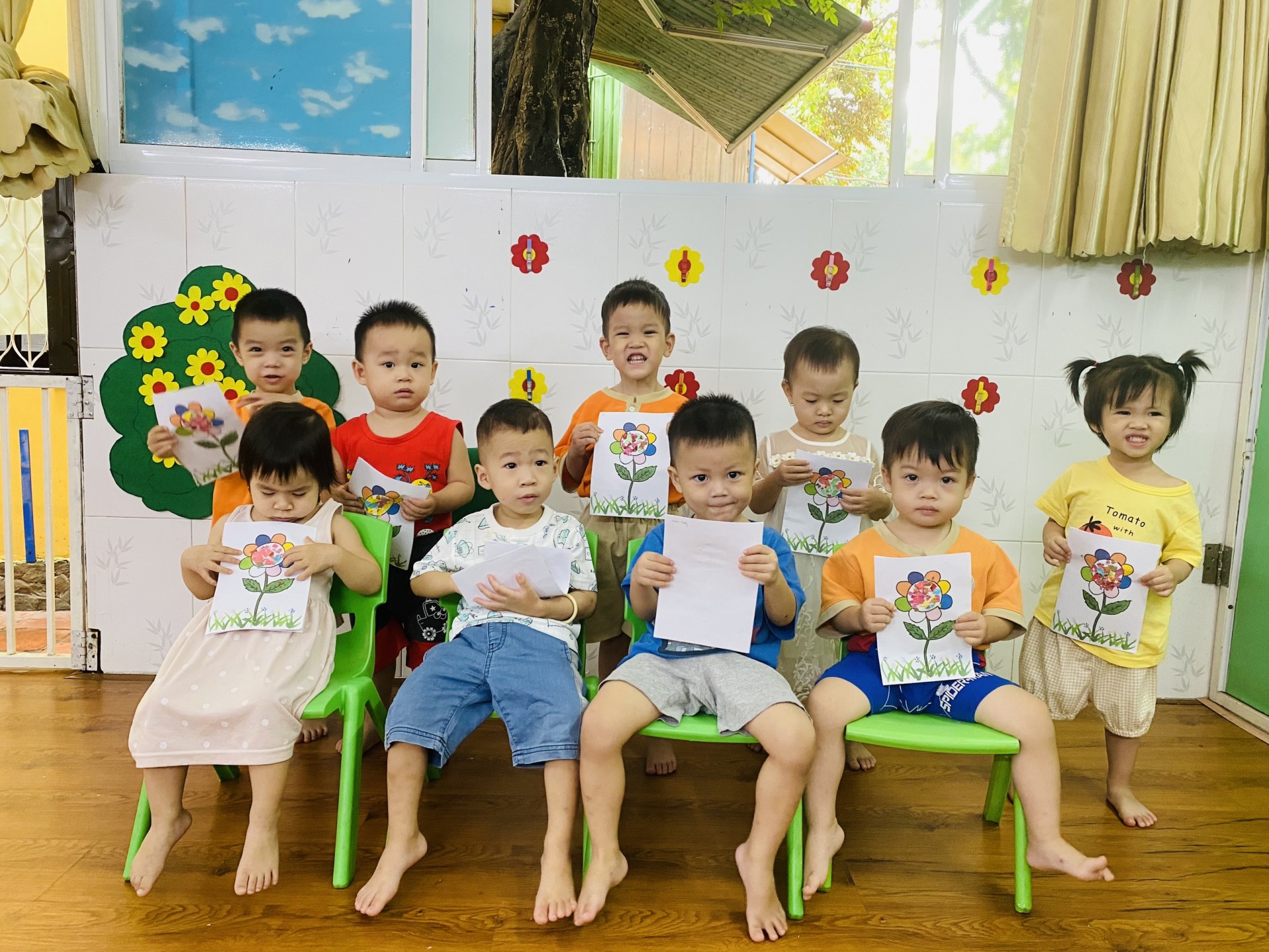 20/10 BÉ LÀM QUÀ TẶNG MẸ 