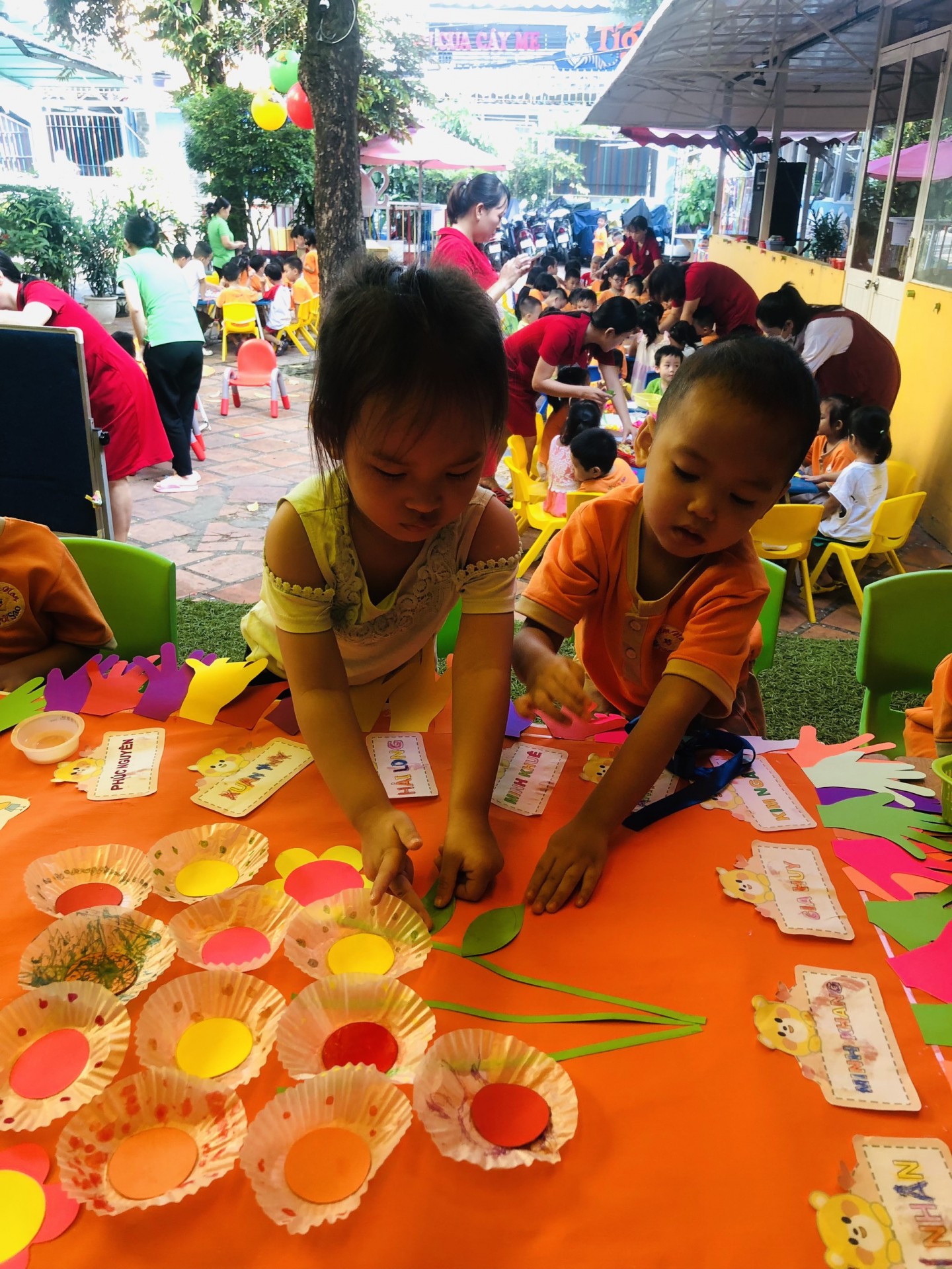 BÉ LÀM TRANH TẶNG CÔ NGÀY 20/11