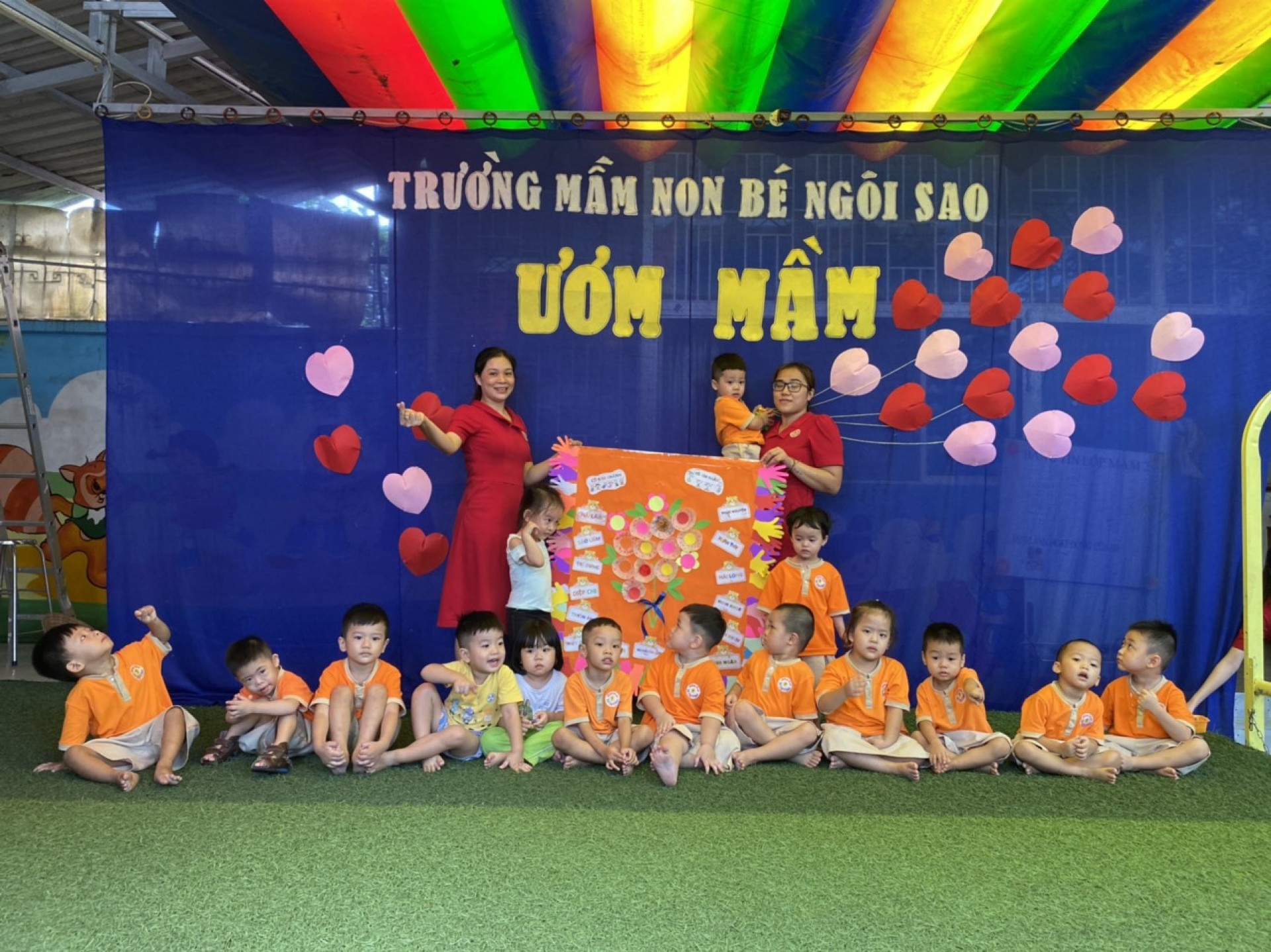 BÉ LÀM TRANH TẶNG CÔ NGÀY 20/11