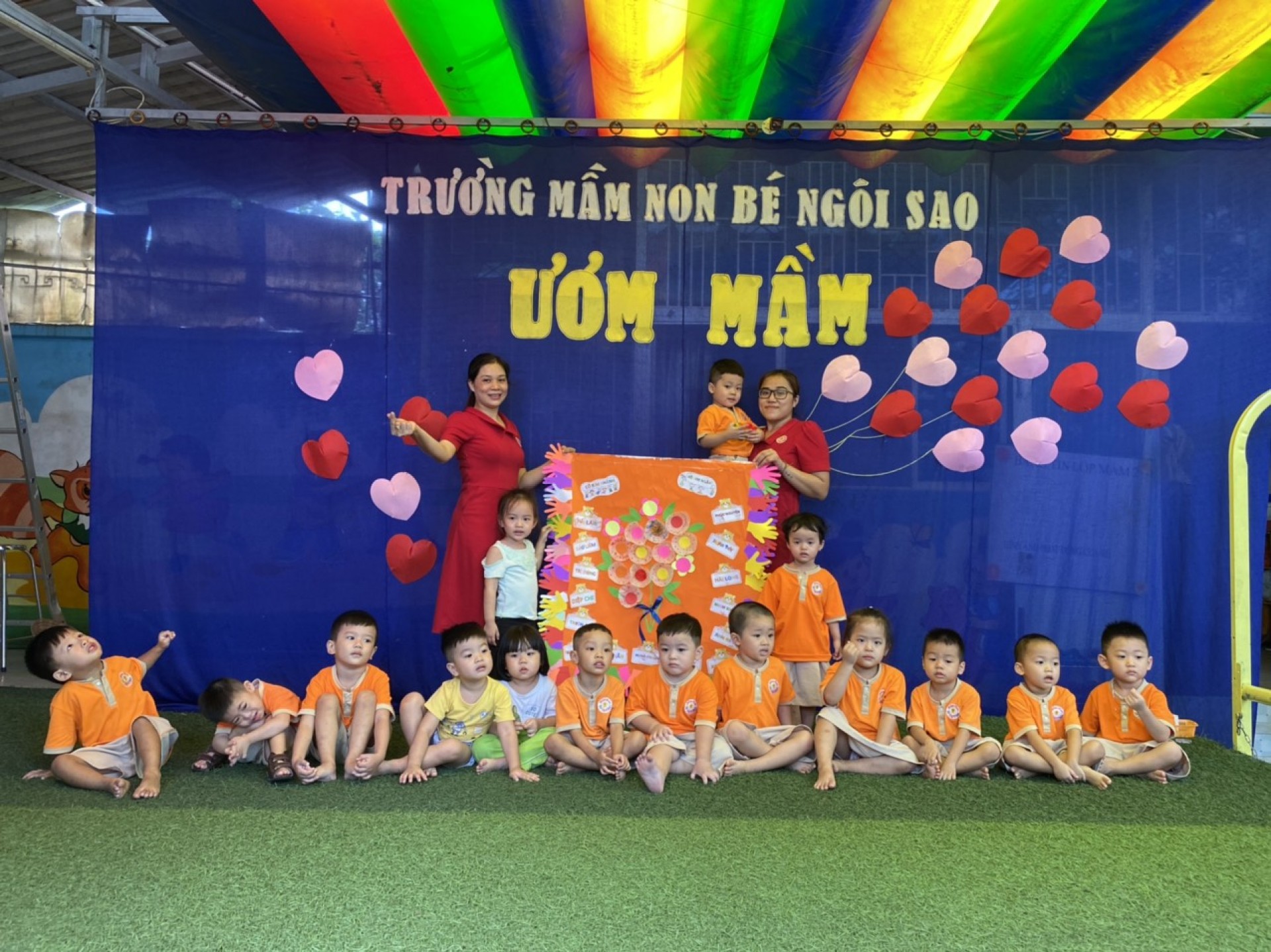 BÉ LÀM TRANH TẶNG CÔ NGÀY 20/11