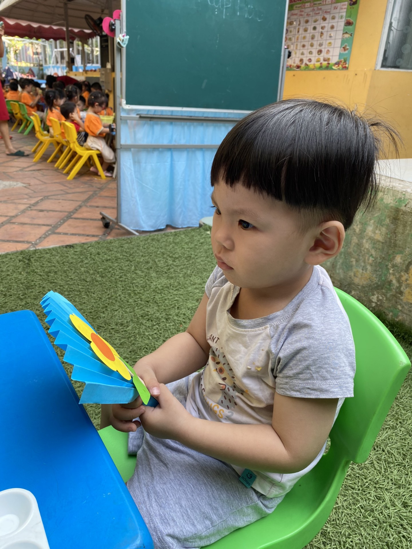 BÔNG HOA TẶNG MẸ 8-3-2023