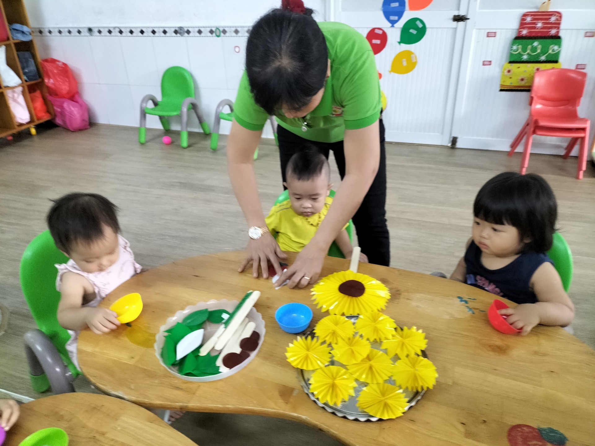 BÔNG HOA TẶNG MẸ 8-3-2023