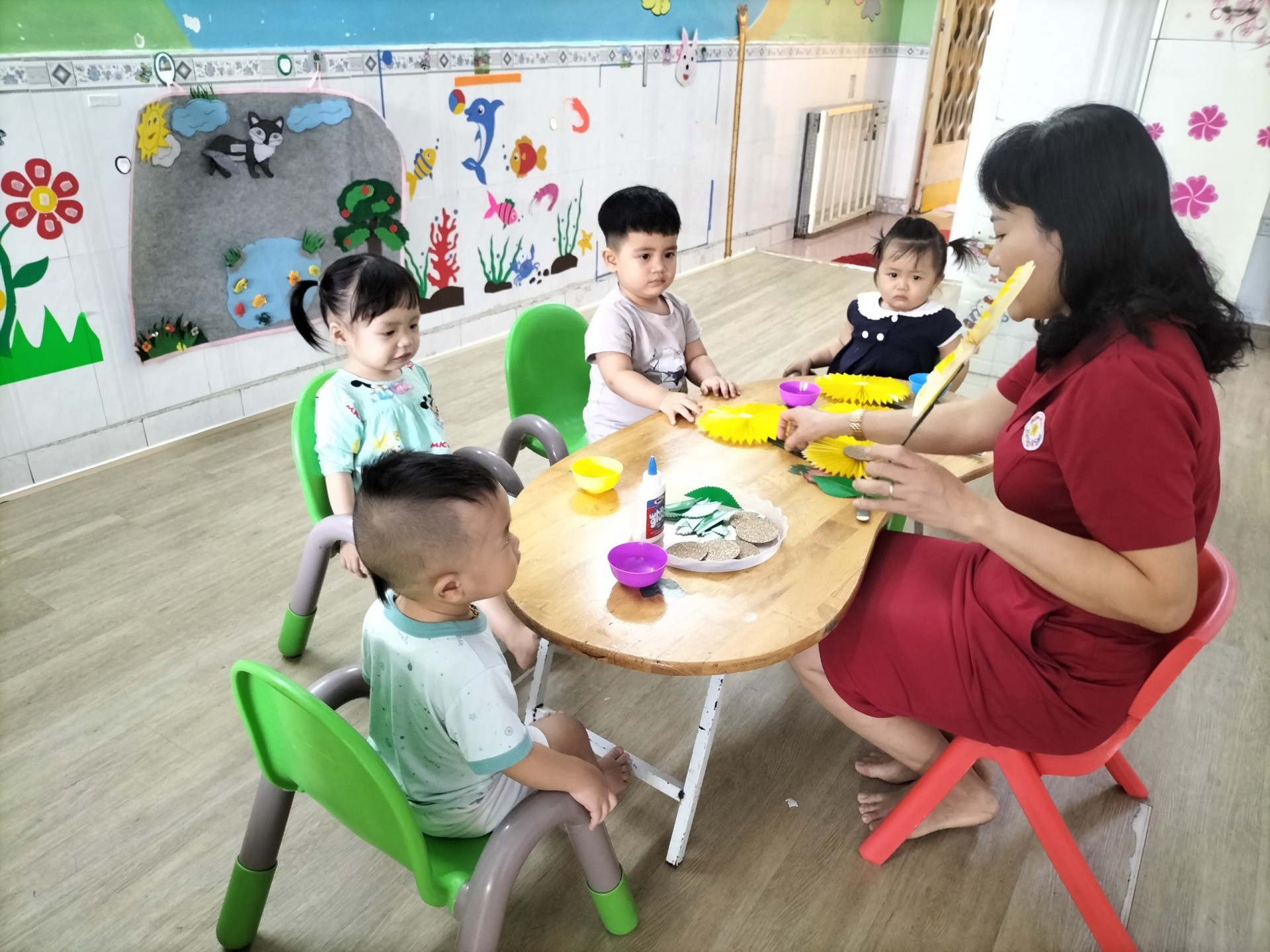 BÔNG HOA TẶNG MẸ 8-3-2023