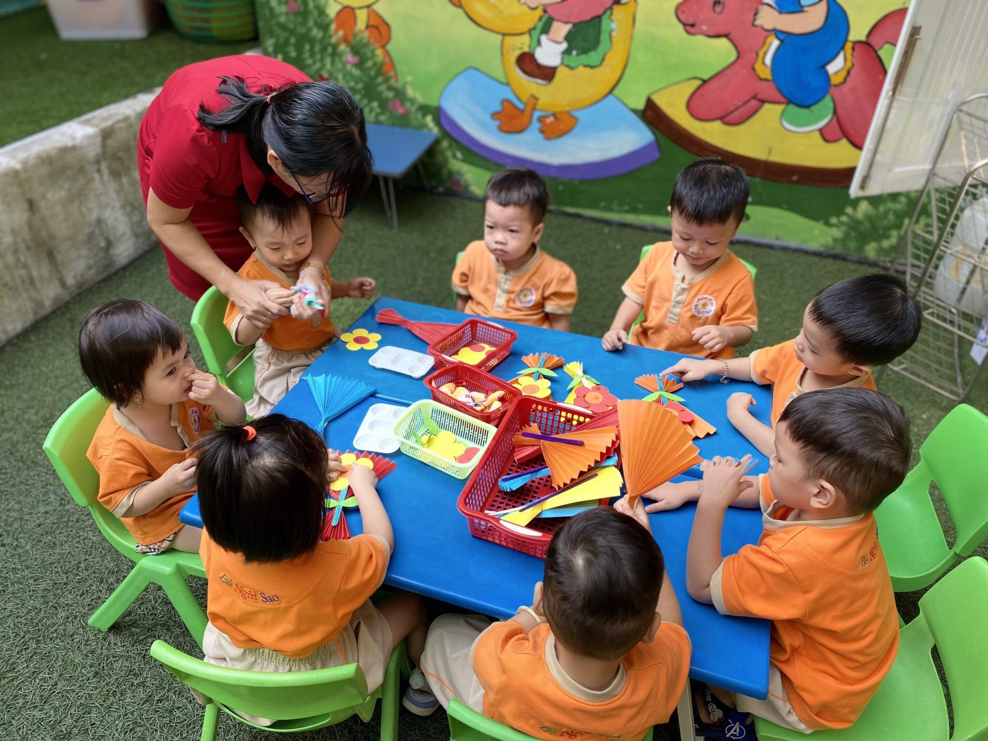 BÔNG HOA TẶNG MẸ 8-3-2023