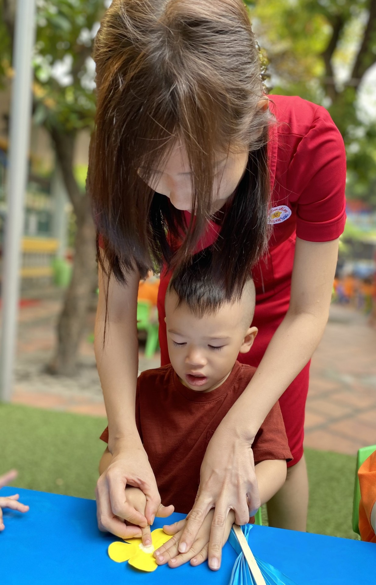 BÔNG HOA TẶNG MẸ 8-3-2023