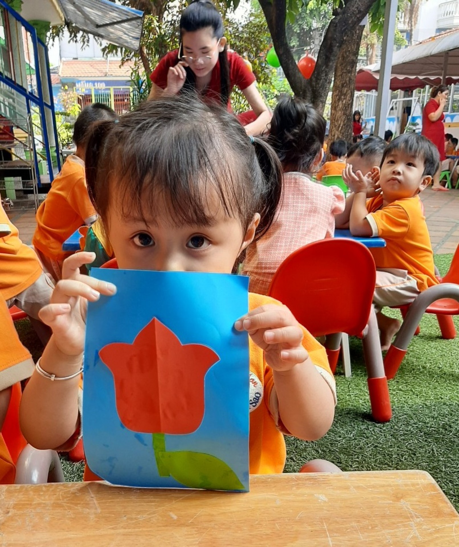 BÔNG HOA TẶNG MẸ 8-3-2023